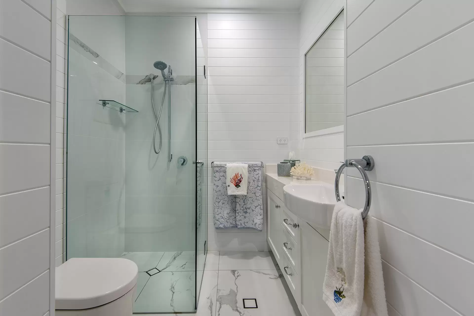 6/1 Airport Drive, Hamilton Island Sold by Queensland Sotheby's International Realty - image 1
