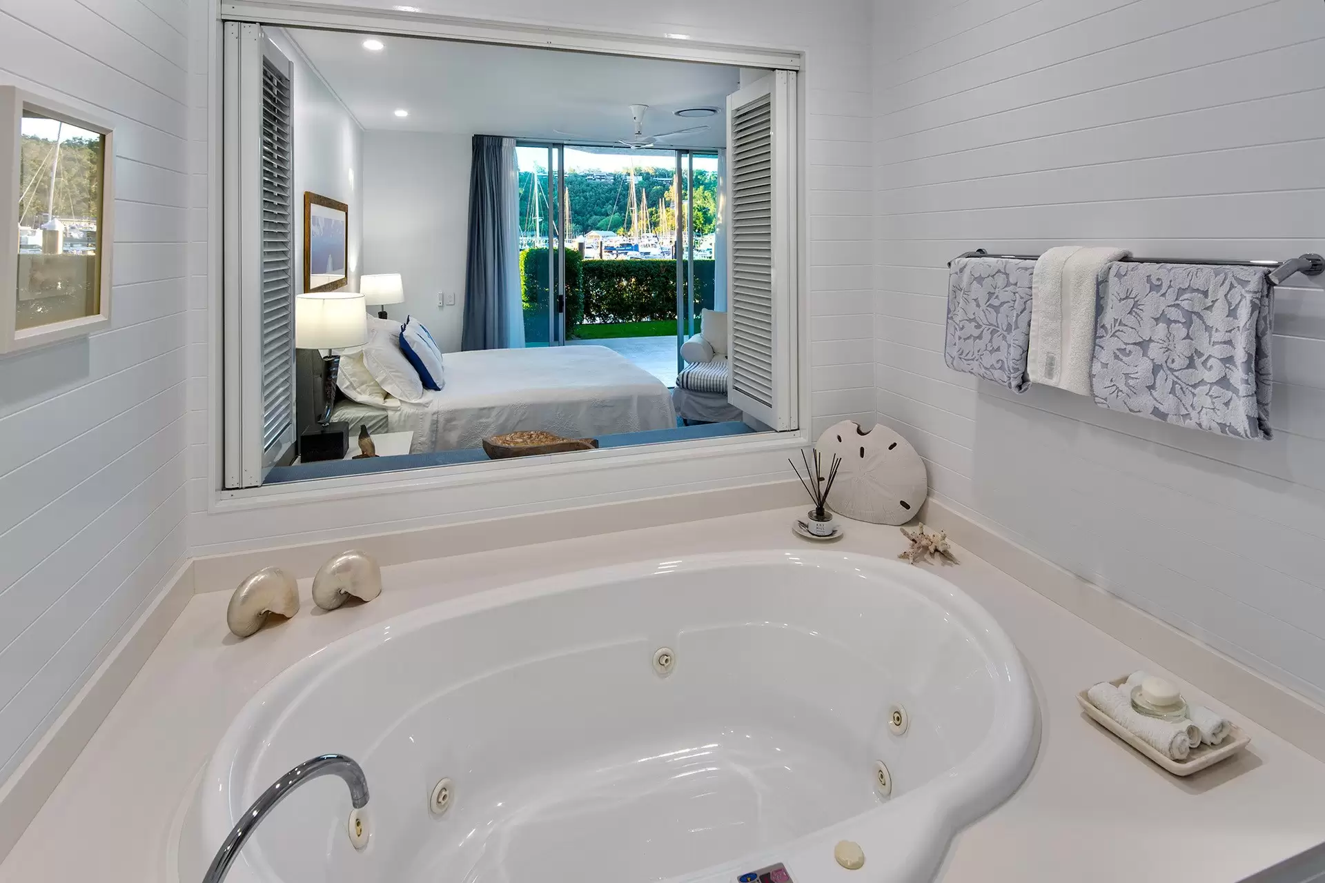 6/1 Airport Drive, Hamilton Island Sold by Queensland Sotheby's International Realty - image 1