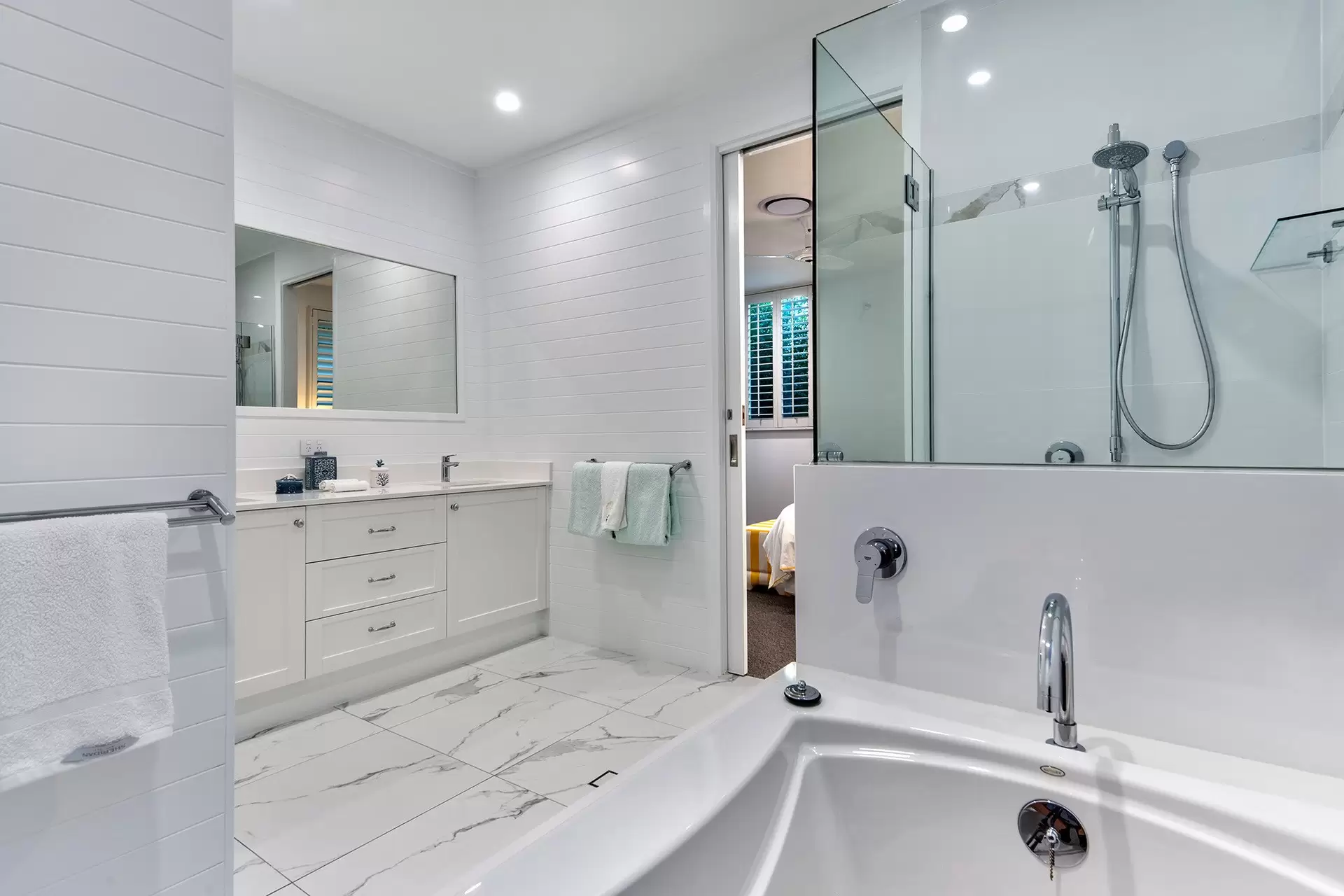 6/1 Airport Drive, Hamilton Island Sold by Queensland Sotheby's International Realty - image 1