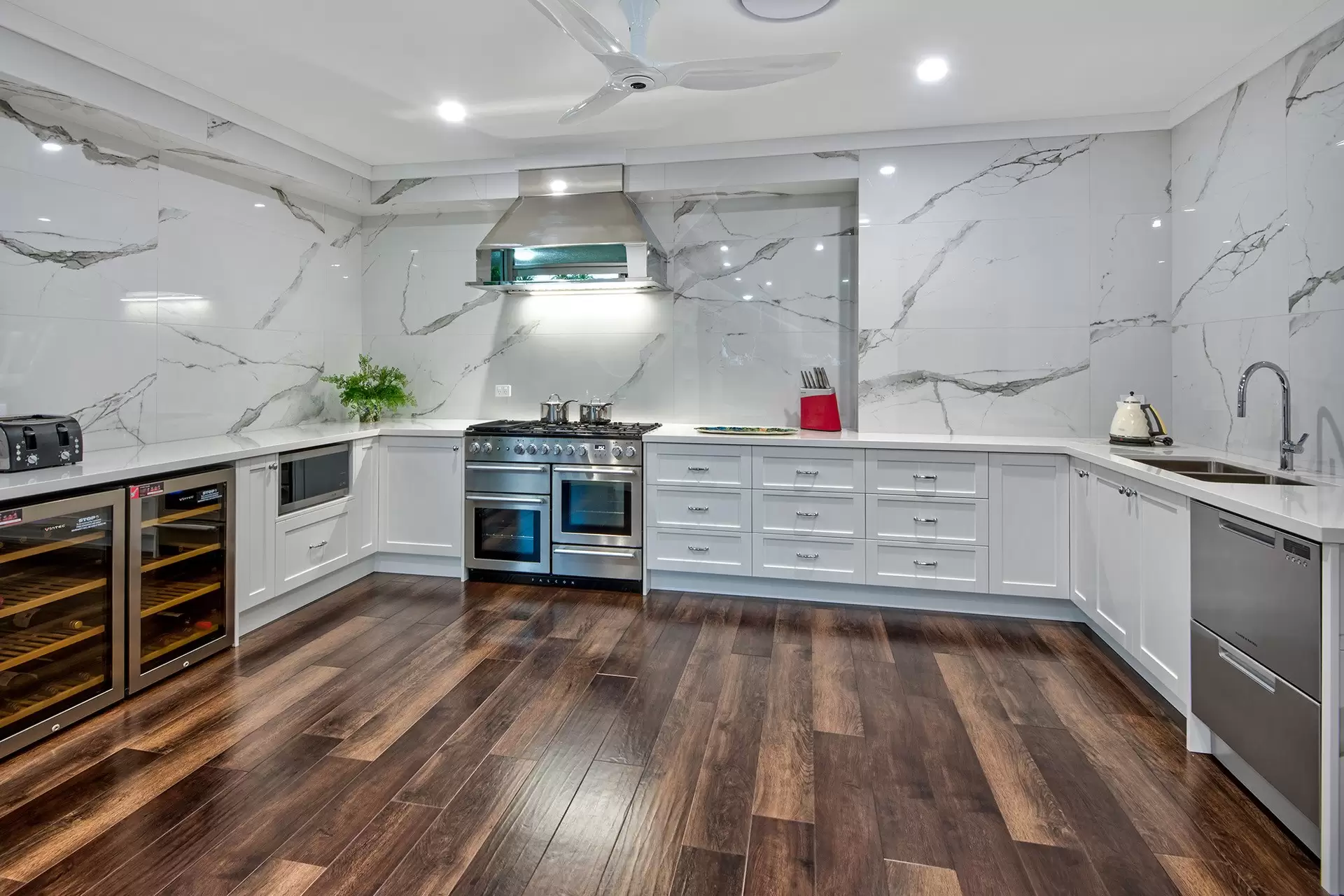 6/1 Airport Drive, Hamilton Island Sold by Queensland Sotheby's International Realty - image 1