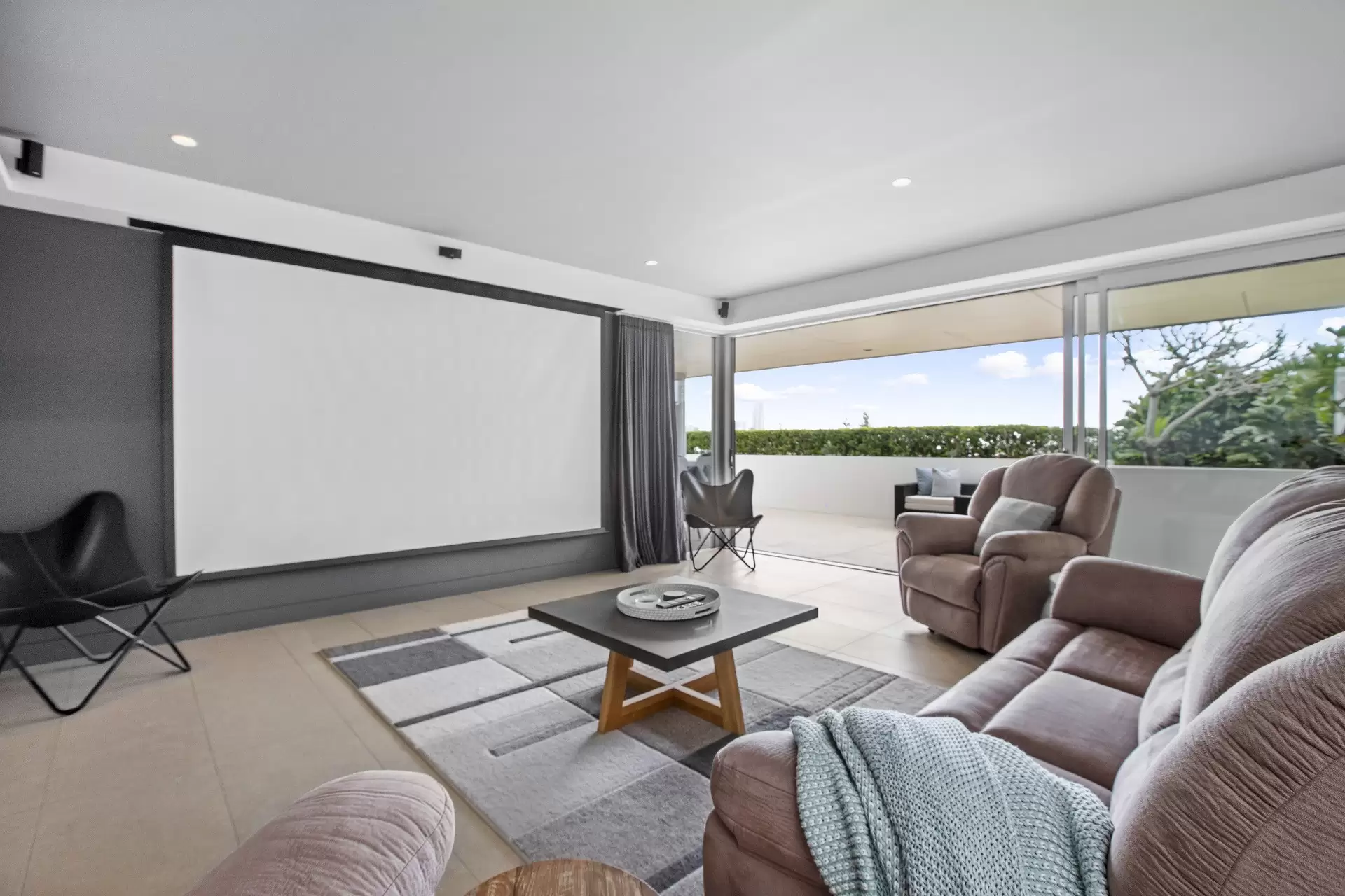 302/50 Woodroffe Avenue, Main Beach Sold by Queensland Sotheby's International Realty - image 1