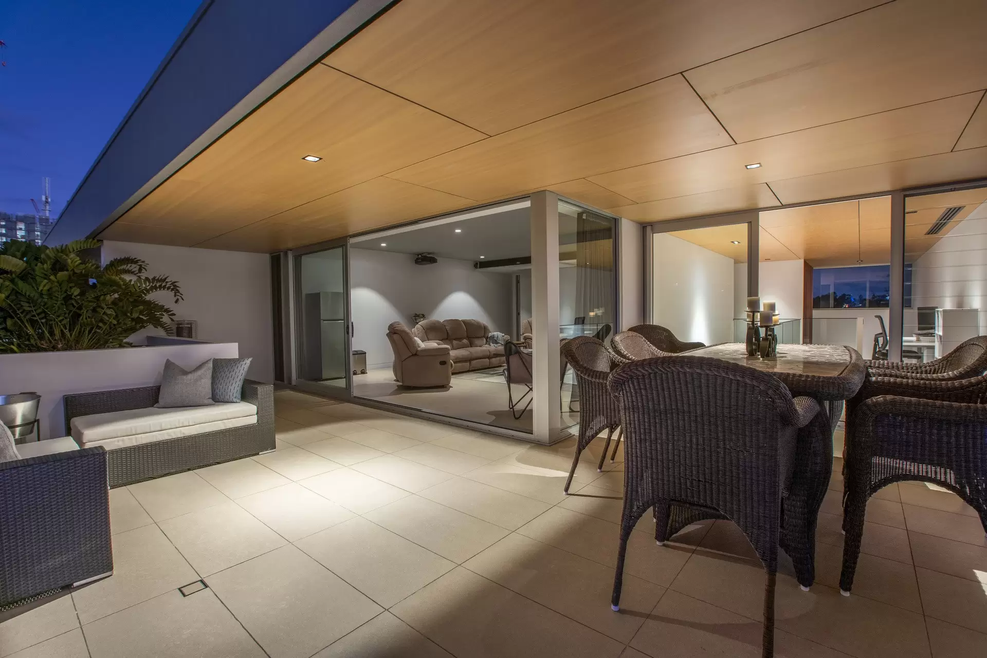 302/50 Woodroffe Avenue, Main Beach Sold by Queensland Sotheby's International Realty - image 1