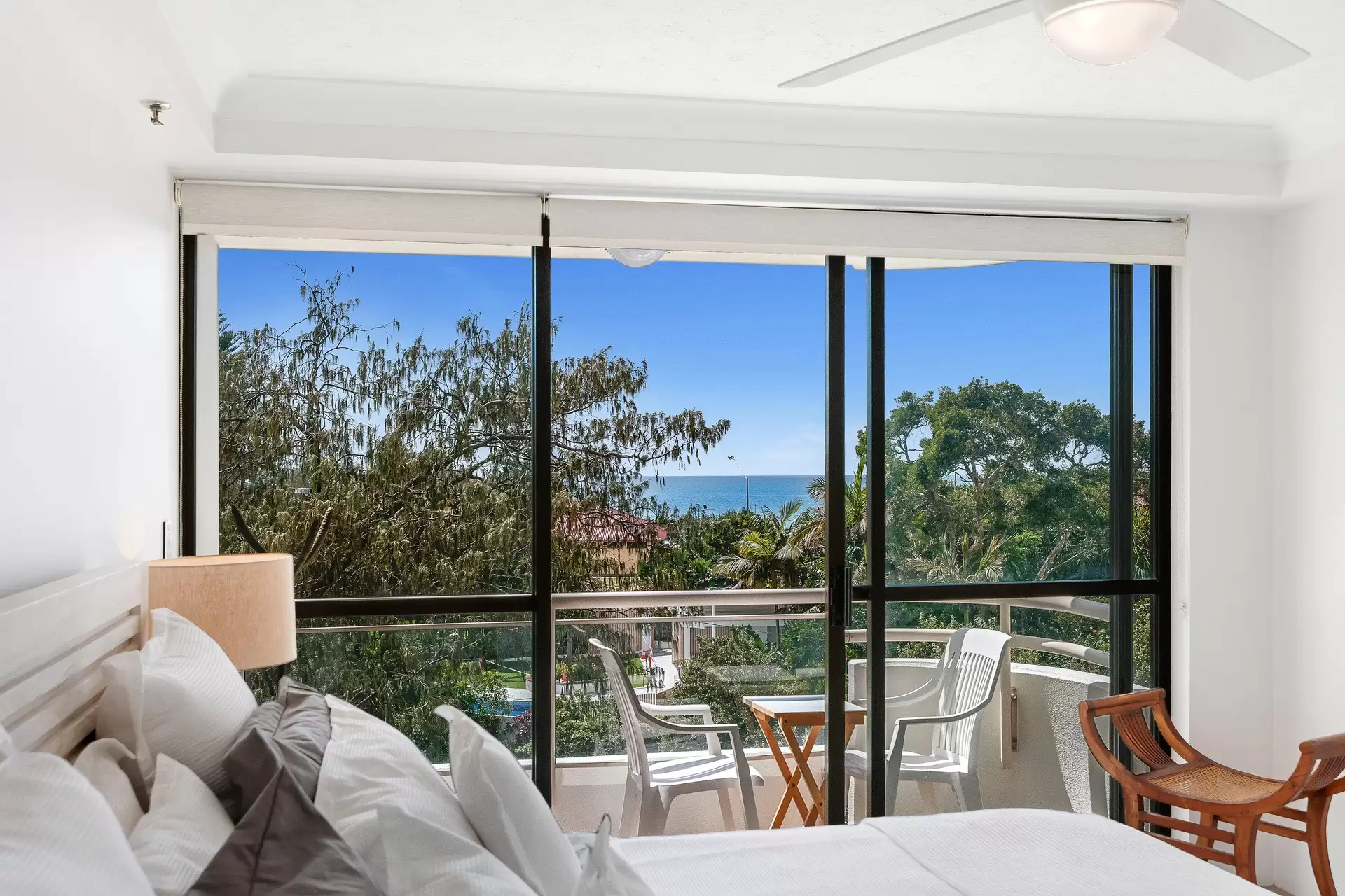 15/3 Cunningham Avenue, Main Beach Sold by Queensland Sotheby's International Realty - image 1
