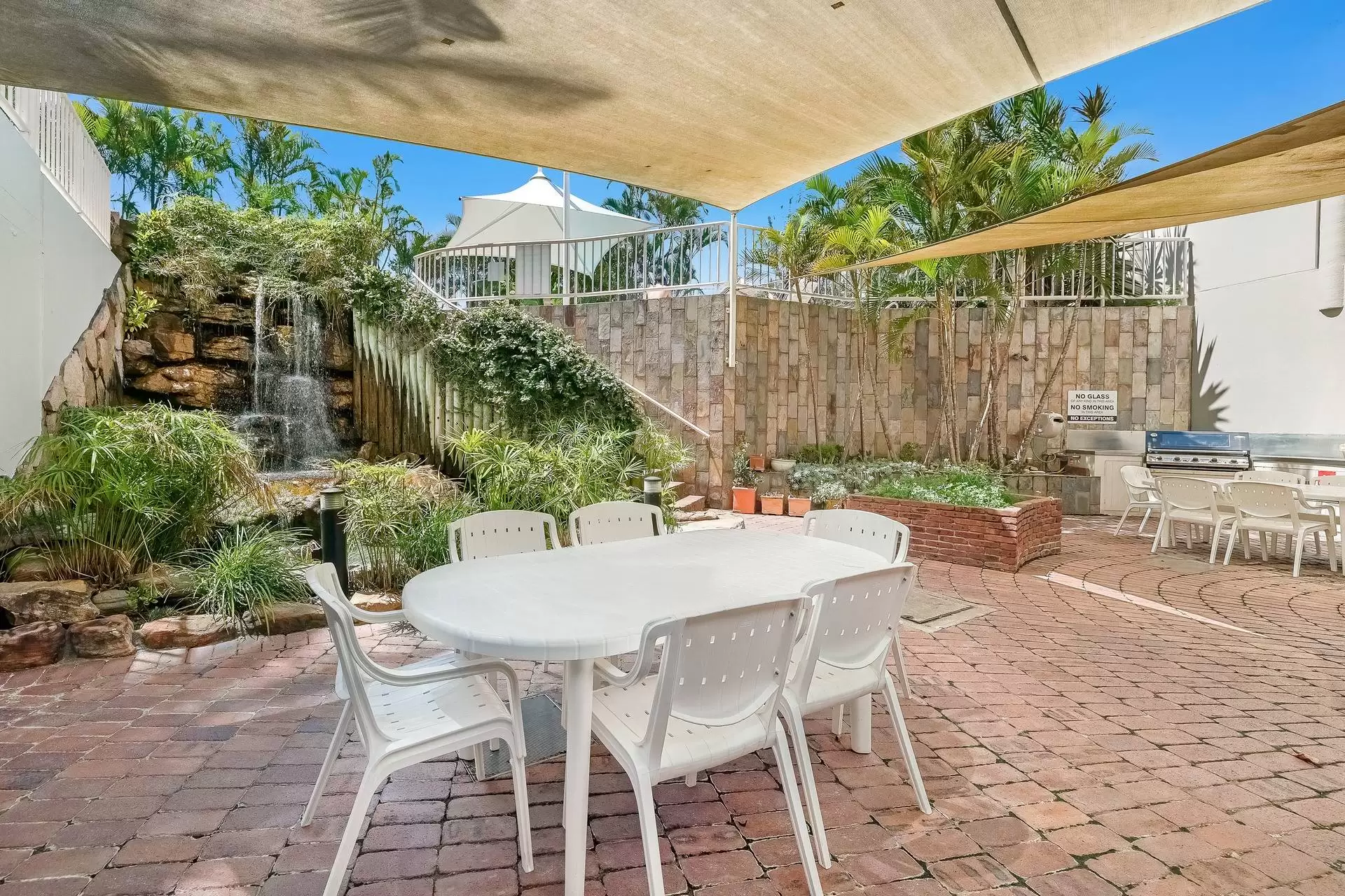 15/3 Cunningham Avenue, Main Beach Sold by Queensland Sotheby's International Realty - image 1