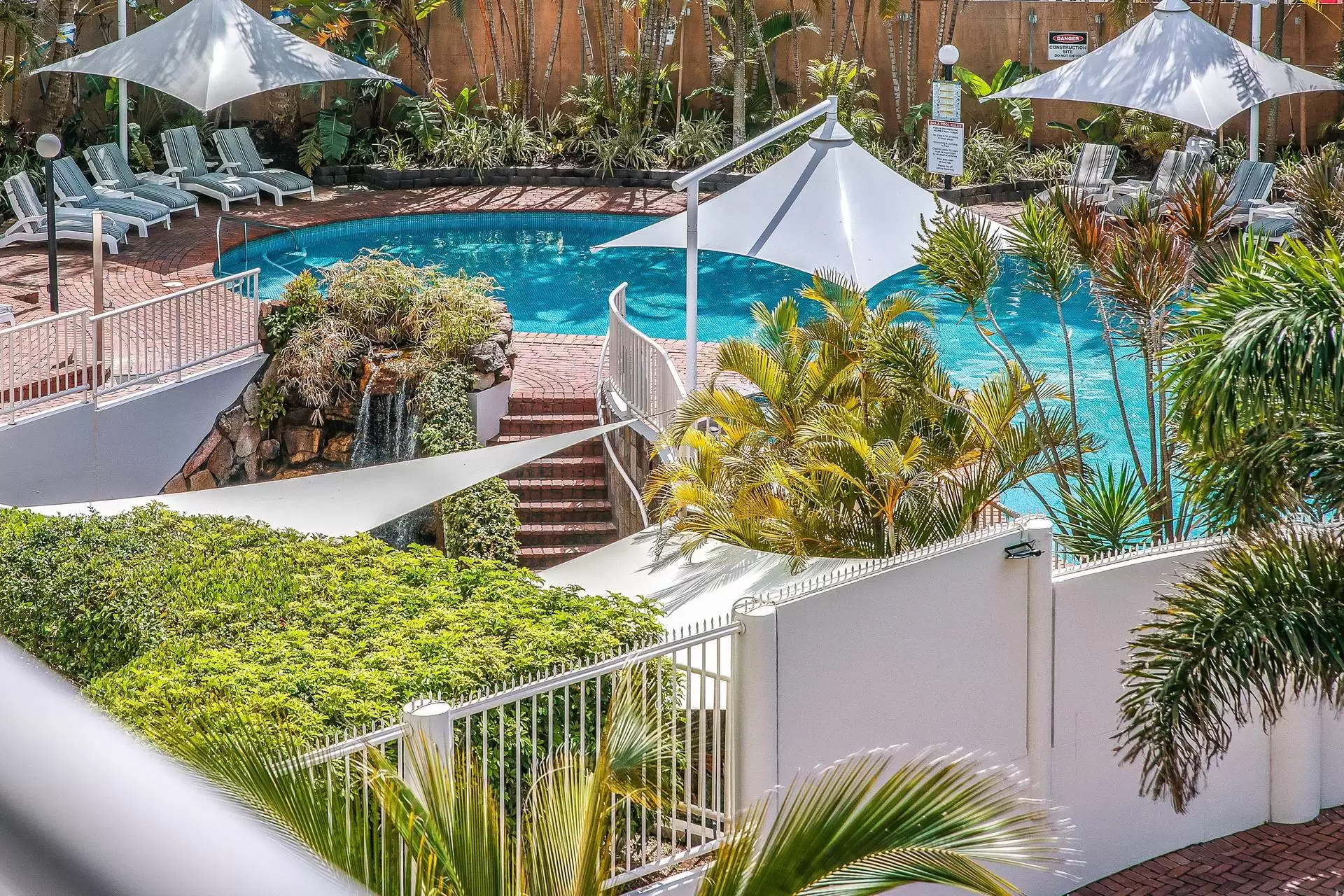 15/3 Cunningham Avenue, Main Beach Sold by Queensland Sotheby's International Realty - image 1