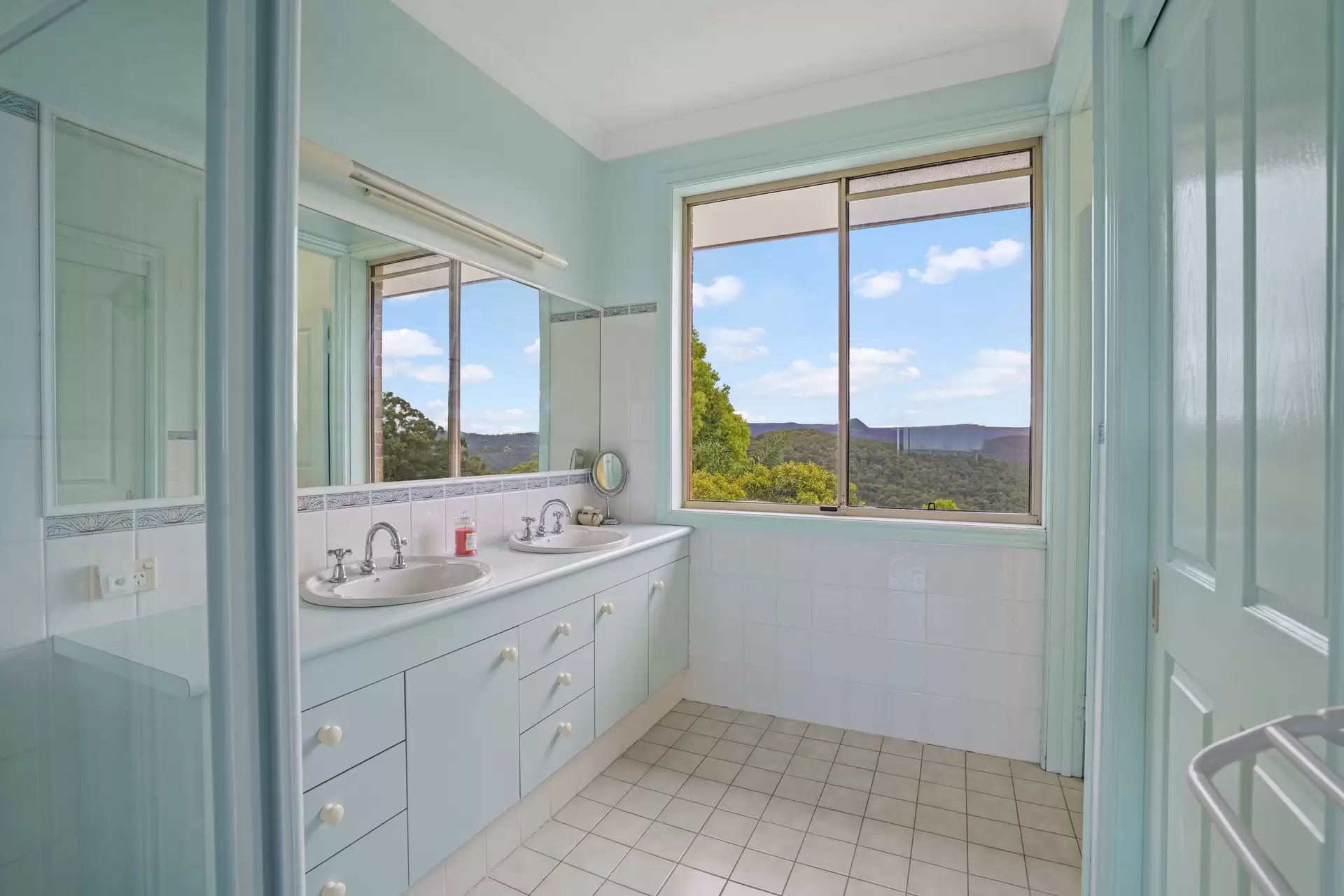532 Trees Road, Tallebudgera Sold by Queensland Sotheby's International Realty - image 1