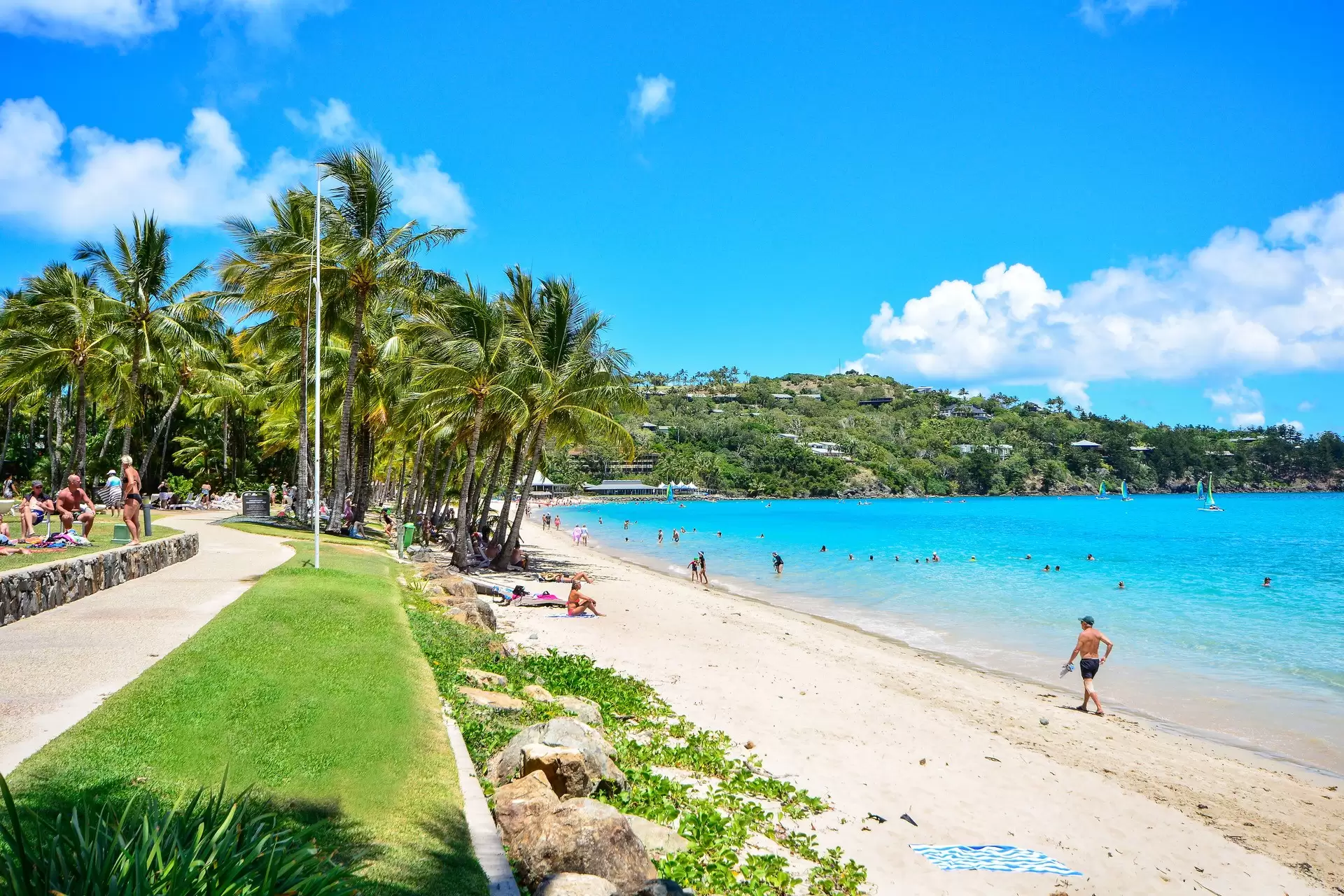 A4/2 Westview Lane, Hamilton Island Sold by Queensland Sotheby's International Realty - image 1