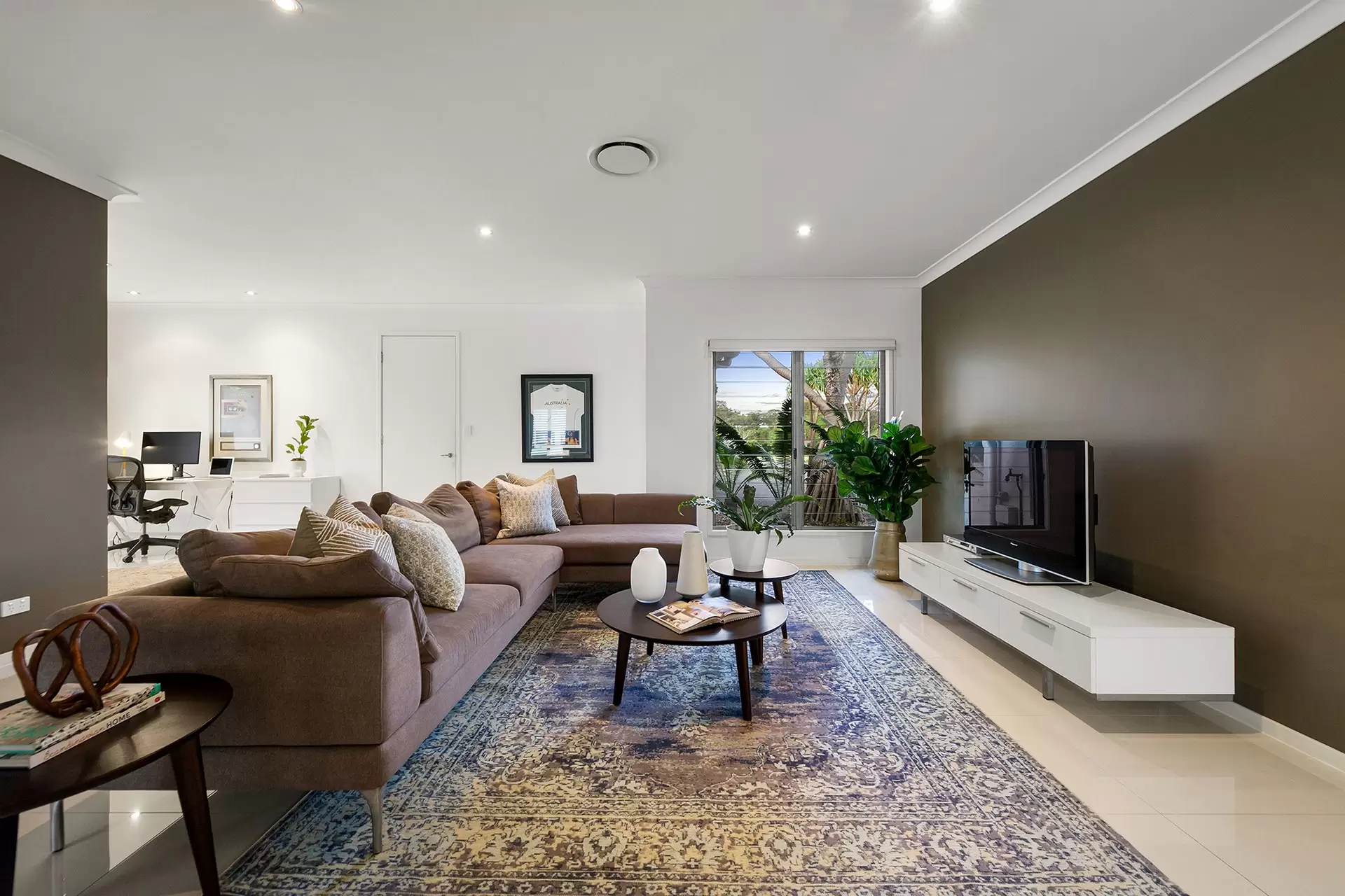387 Boston Road, Belmont Sold by Queensland Sotheby's International Realty - image 1