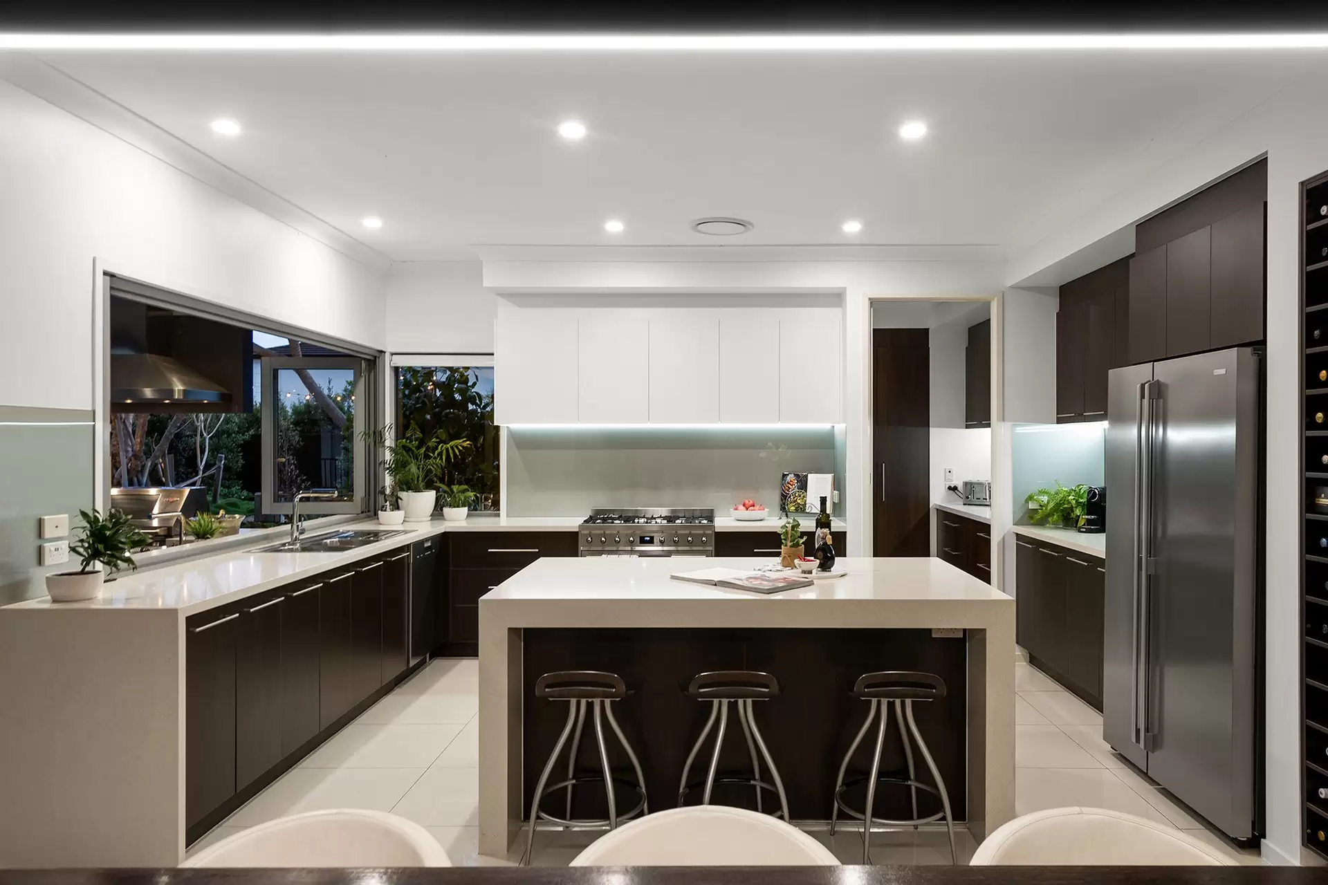 387 Boston Road, Belmont Sold by Queensland Sotheby's International Realty - image 1