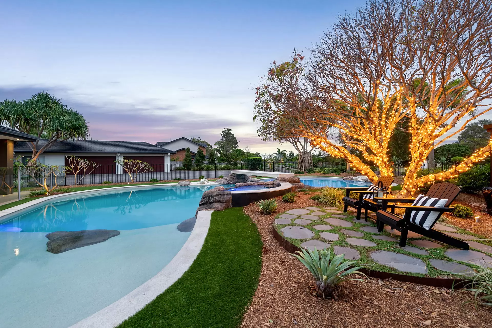387 Boston Road, Belmont Sold by Queensland Sotheby's International Realty - image 1