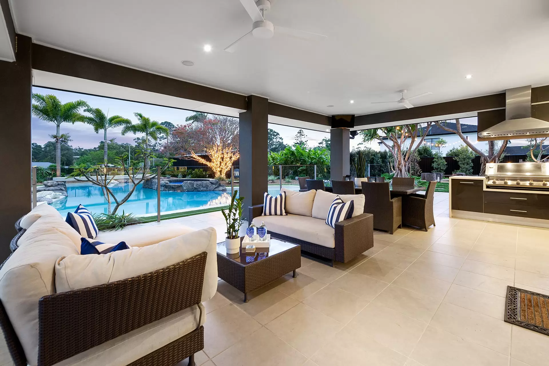387 Boston Road, Belmont Sold by Queensland Sotheby's International Realty - image 1