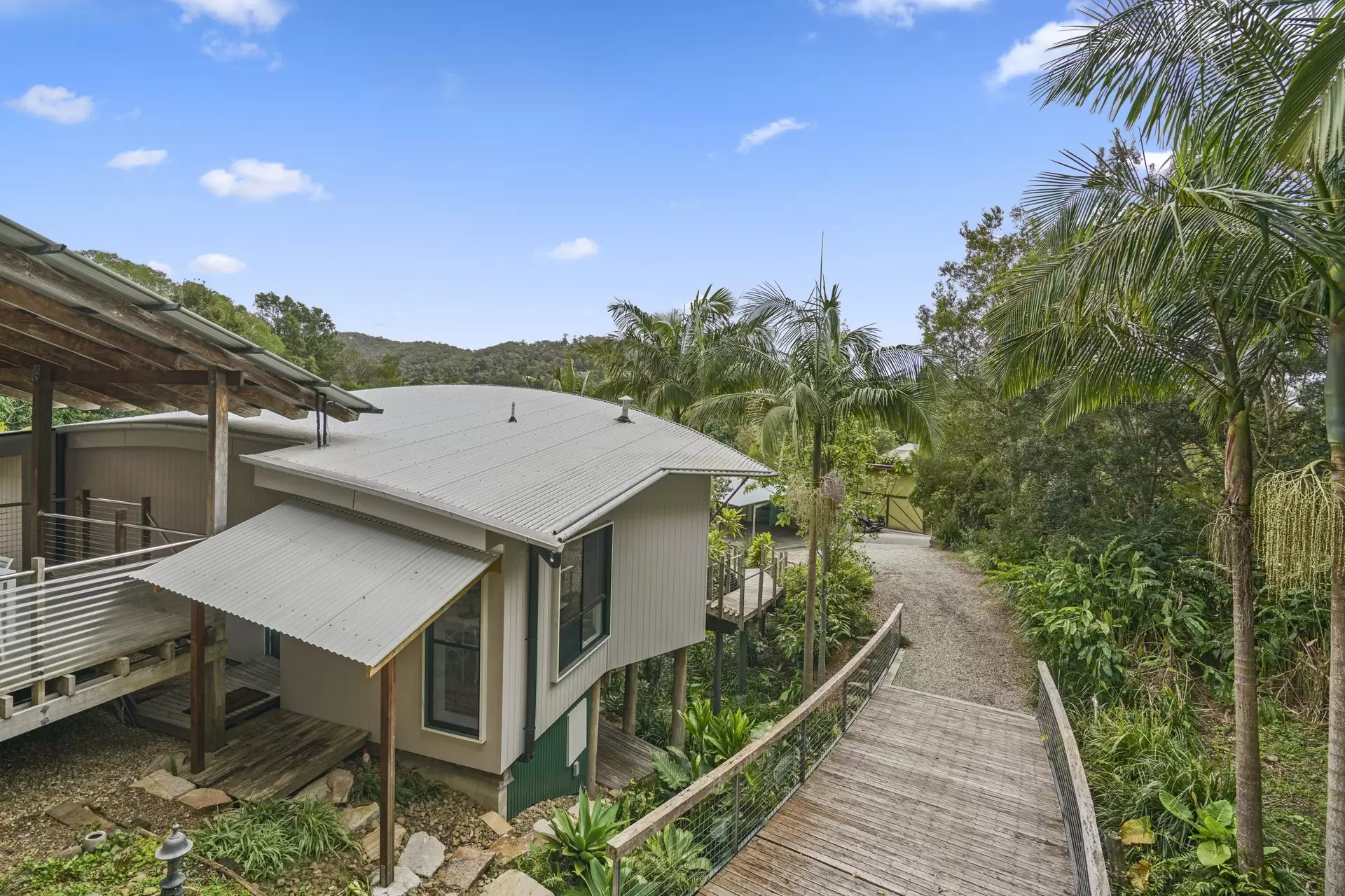 1 Pobblebonk Place, Currumbin Valley Sold by Queensland Sotheby's International Realty - image 1