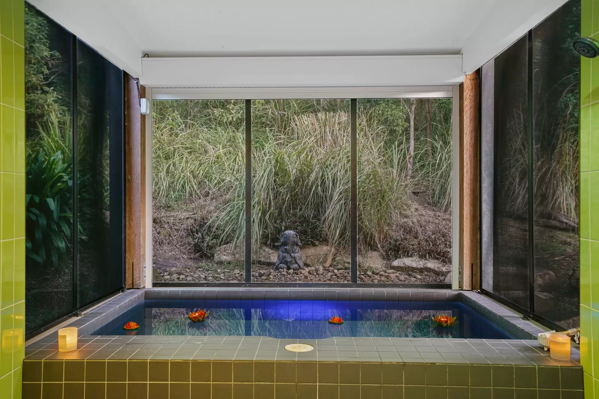 1 Pobblebonk Place, Currumbin Valley Sold by Queensland Sotheby's International Realty - image 1