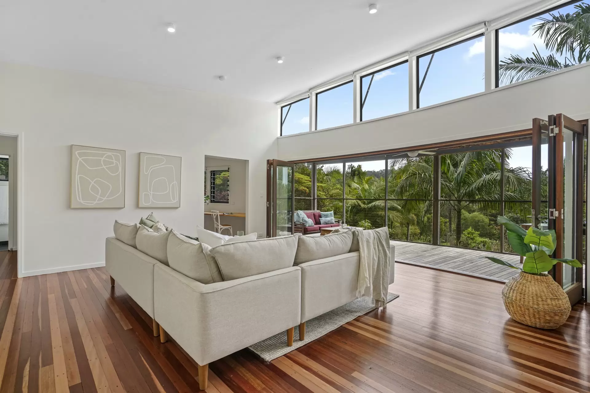1 Pobblebonk Place, Currumbin Valley Sold by  - image 1