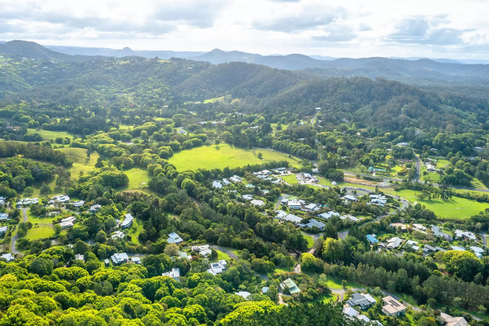1 Pobblebonk Place, Currumbin Valley Sold by Queensland Sotheby's International Realty - image 1