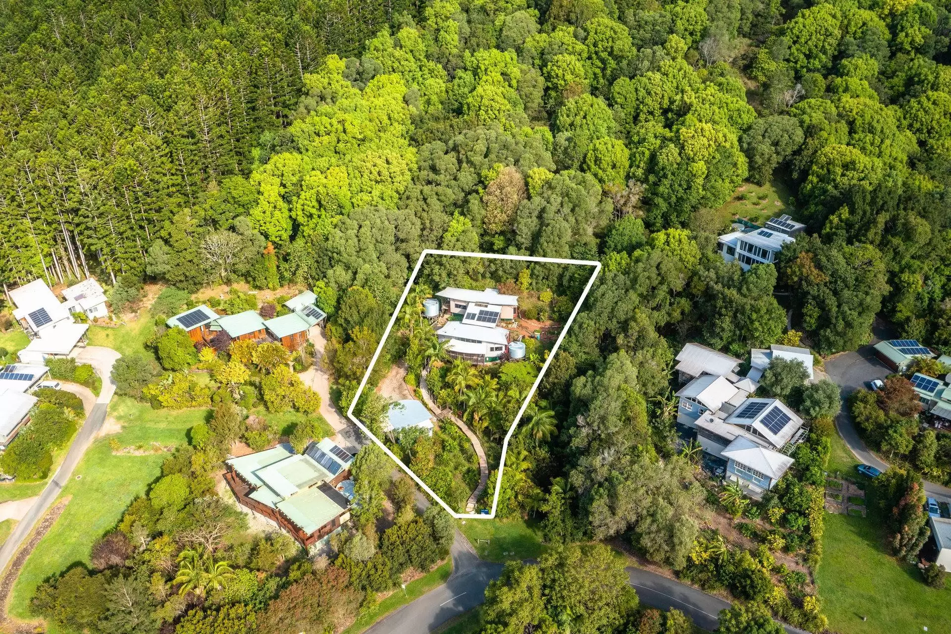 1 Pobblebonk Place, Currumbin Valley Sold by Queensland Sotheby's International Realty - image 1