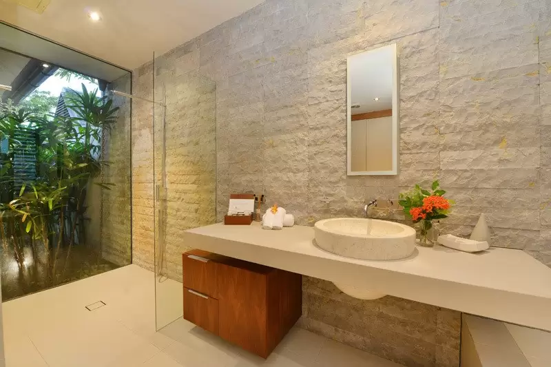 14 Bale Drive, Port Douglas Sold by Queensland Sotheby's International Realty - image 1