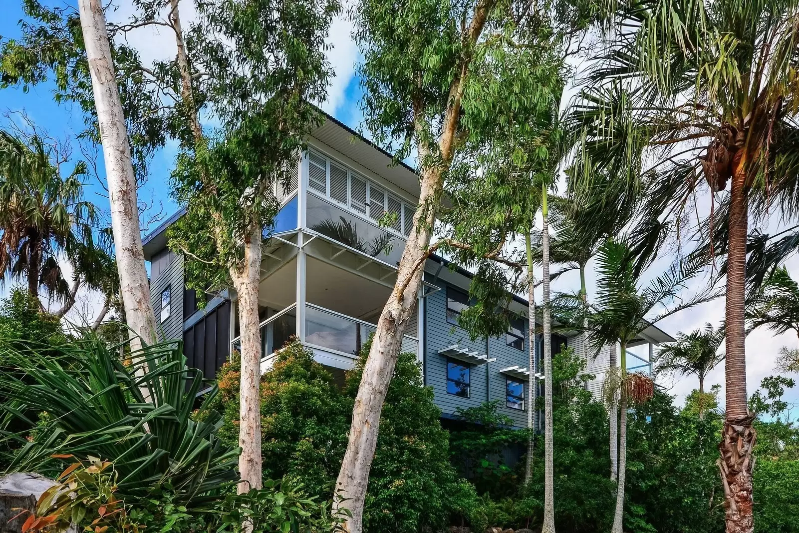 17/5 Banksia Court, Hamilton Island Sold by Queensland Sotheby's International Realty - image 1
