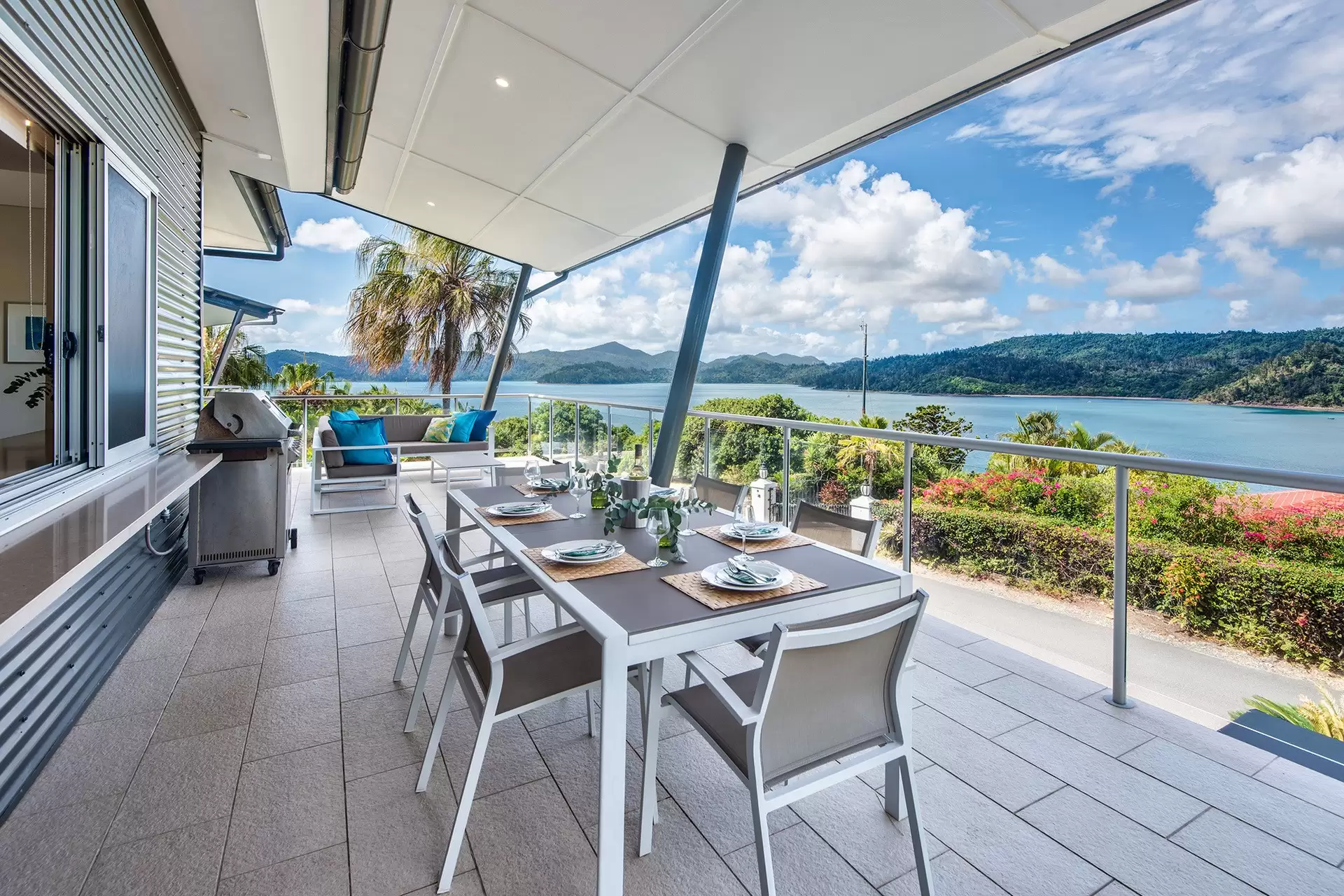 5/18 Whitsunday Boulevard, Hamilton Island Sold by  - image 1