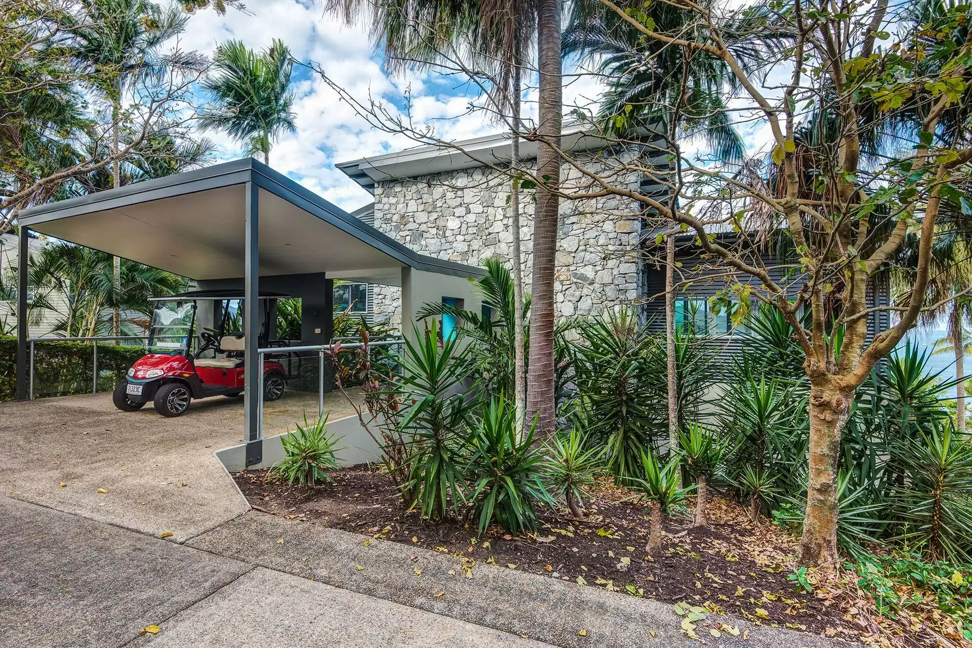 5/18 Whitsunday Boulevard, Hamilton Island Sold by Queensland Sotheby's International Realty - image 1