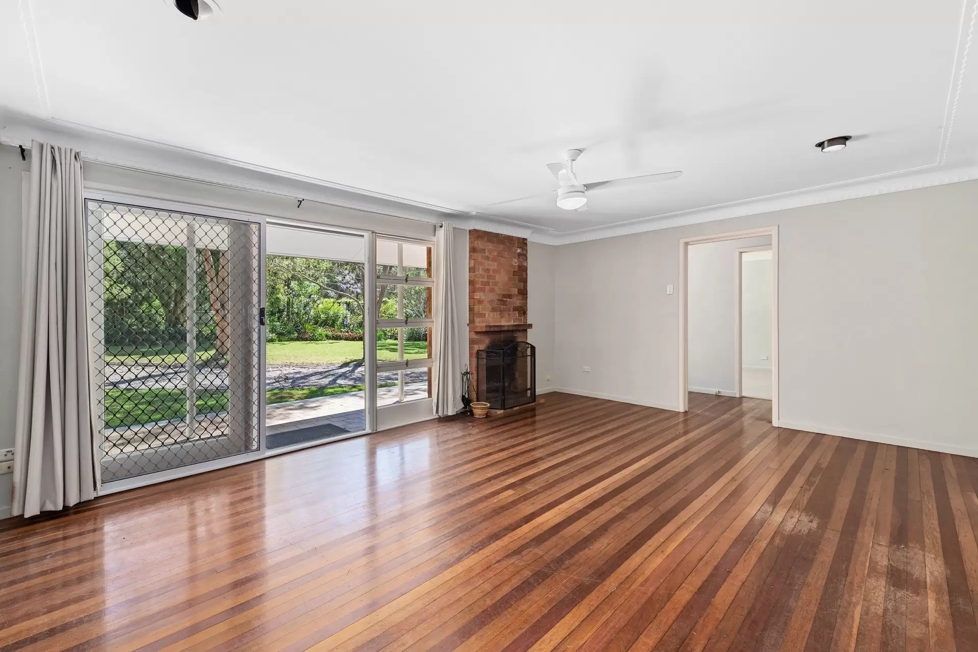 190 Ford Road, Burbank Sold by Queensland Sotheby's International Realty - image 1