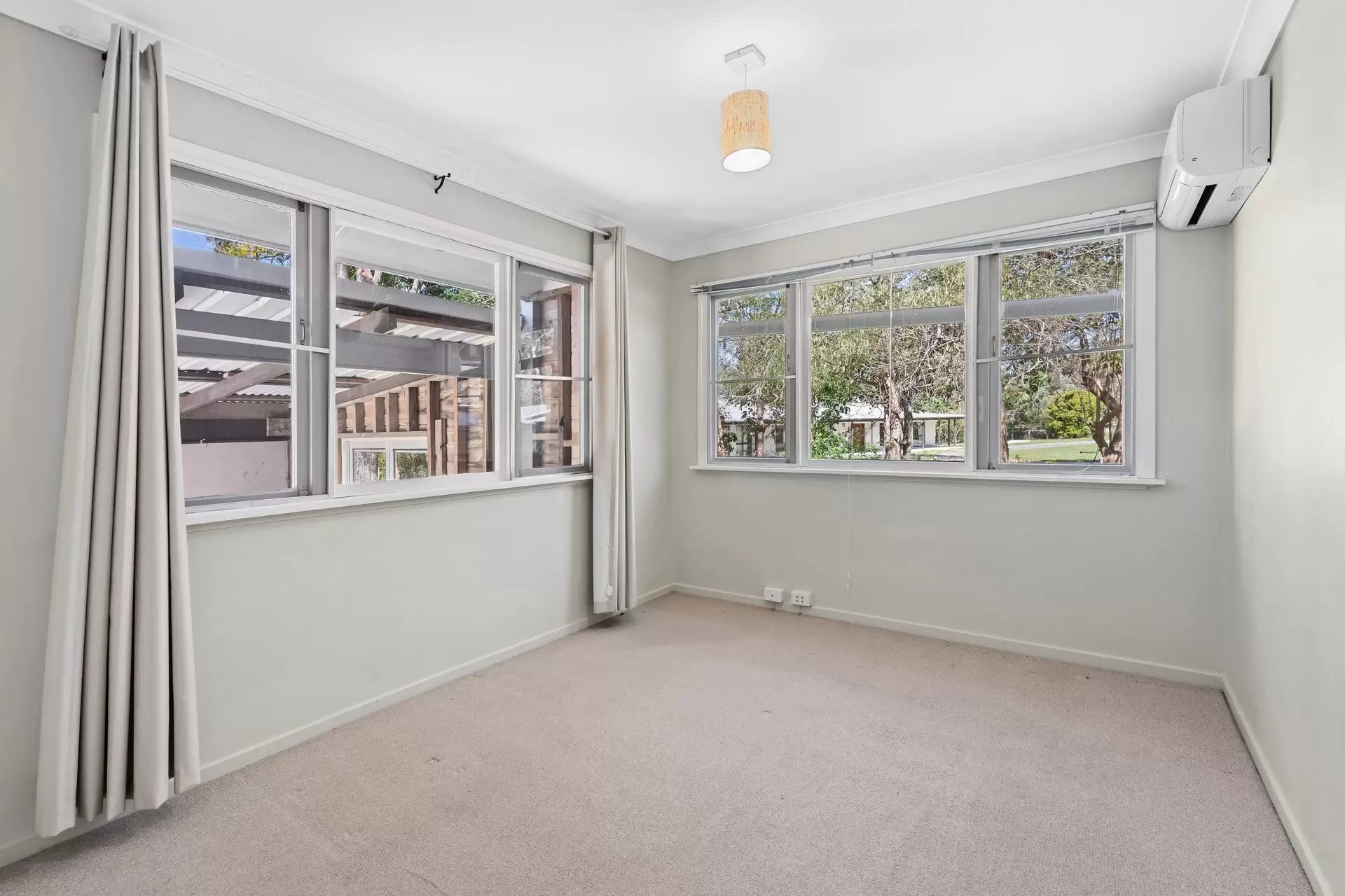 190 Ford Road, Burbank Sold by Queensland Sotheby's International Realty - image 1
