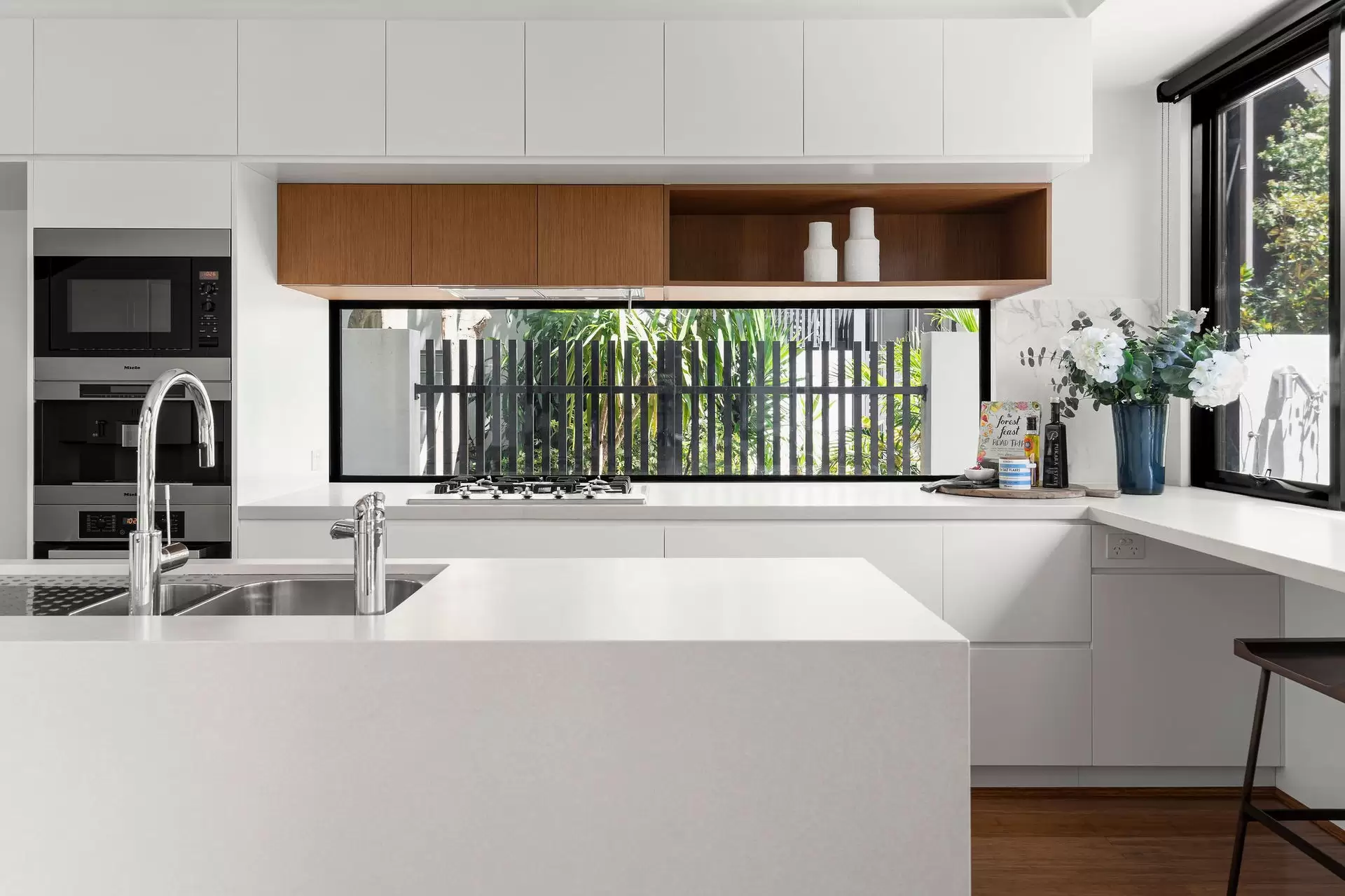 1/33 Parkside Circuit, Hamilton Sold by  - image 1