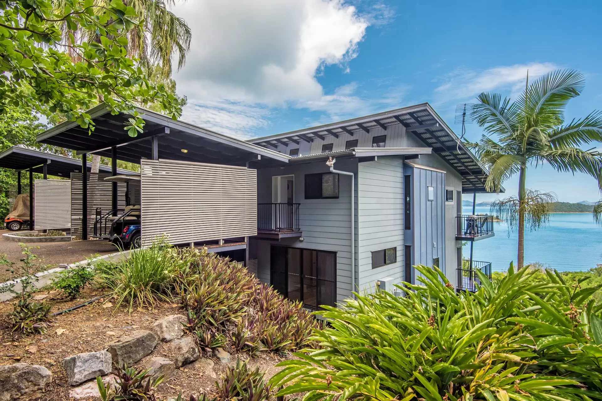 11/7 Acacia Drive, Hamilton Island Sold by Queensland Sotheby's International Realty - image 1