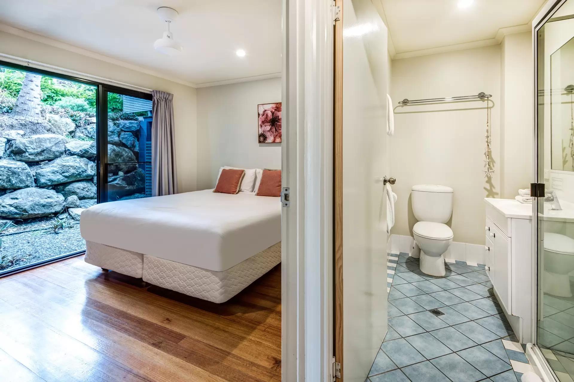11/7 Acacia Drive, Hamilton Island Sold by Queensland Sotheby's International Realty - image 1