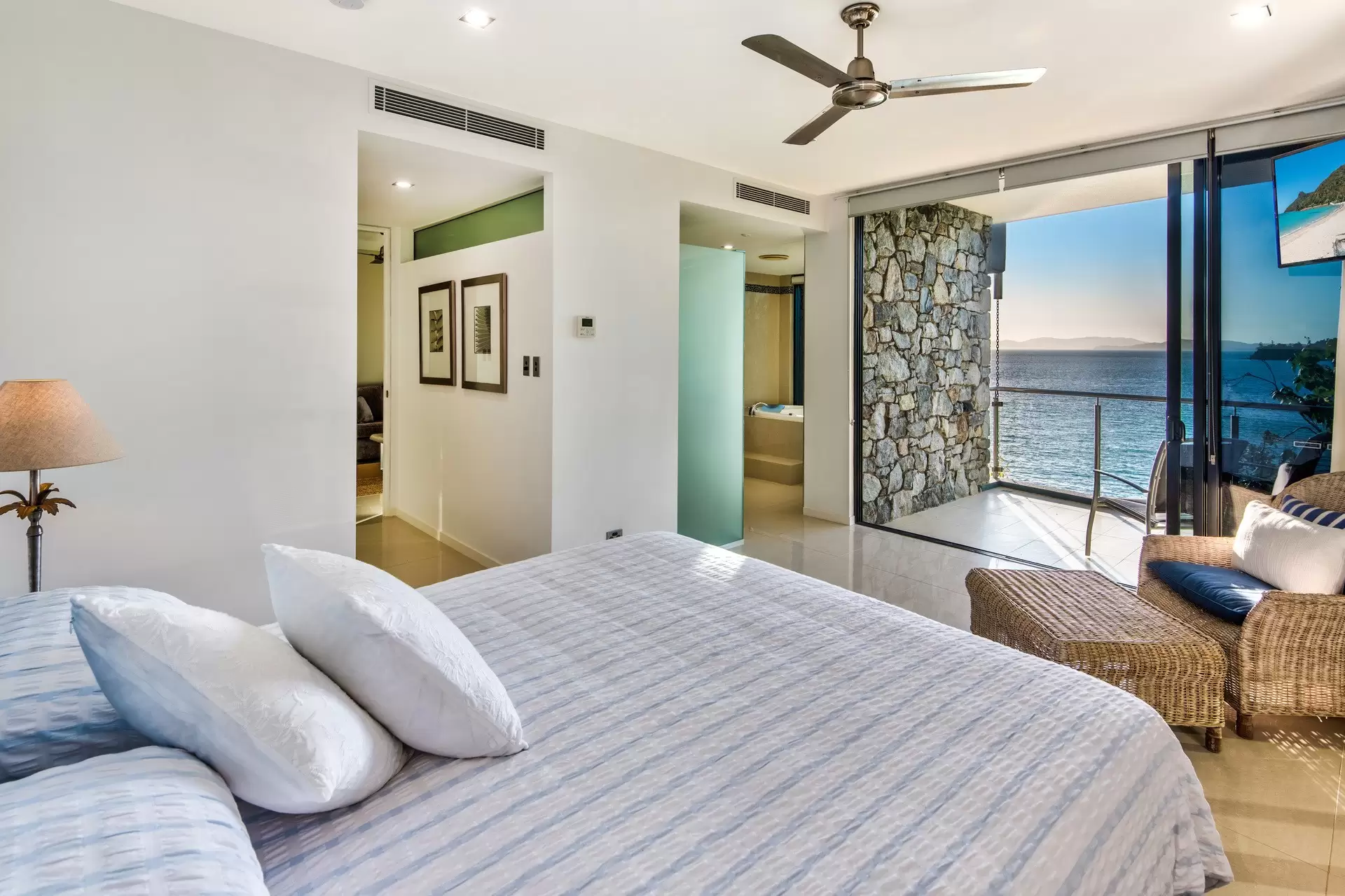 15/5 Acacia Drive, Hamilton Island Sold by  - image 1