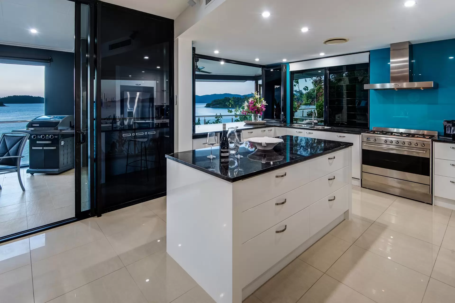 15/5 Acacia Drive, Hamilton Island Sold by Queensland Sotheby's International Realty - image 1
