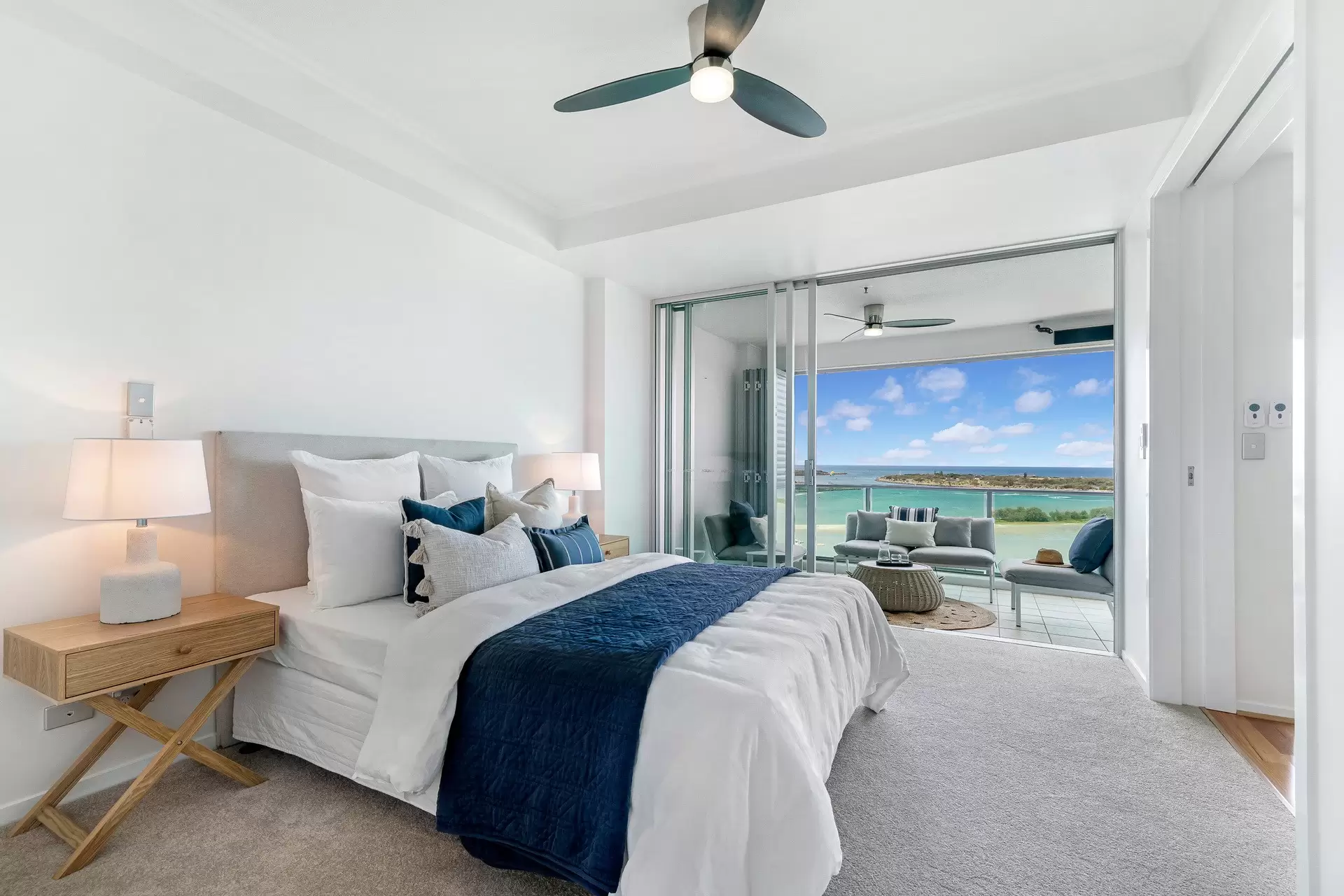 1403/300 Marine Parade, Labrador Sold by  - image 1