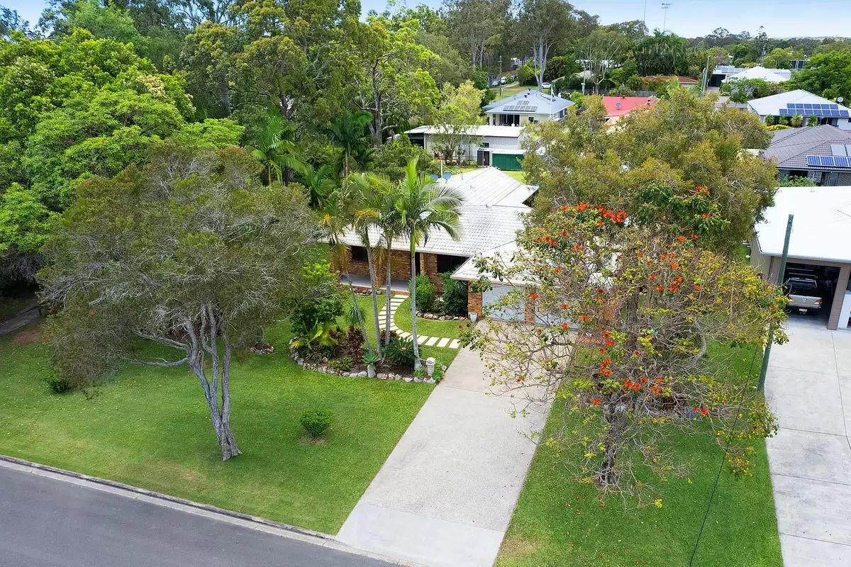 33 Crank Street, Tewantin Sold by Queensland Sotheby's International Realty - image 1