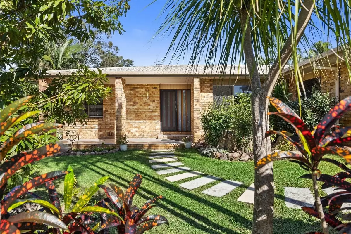 33 Crank Street, Tewantin Sold by  - image 1
