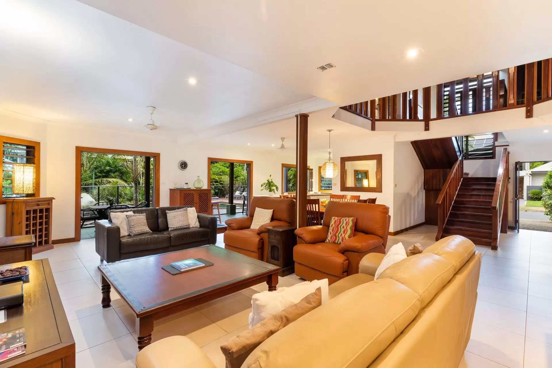 23 Solander Boulevard, Port Douglas Sold by  - image 1