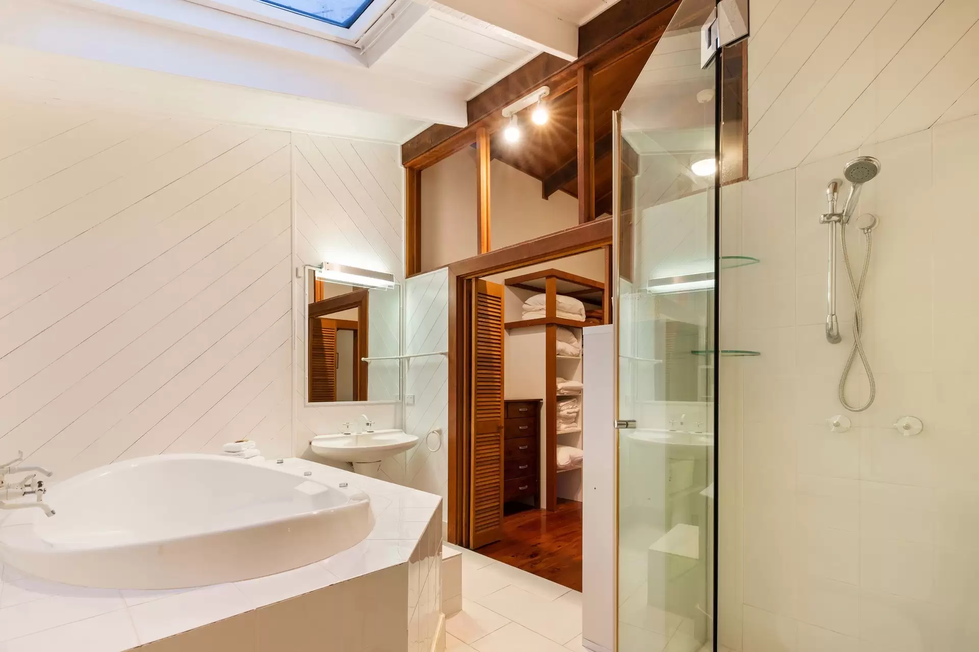 23 Solander Boulevard, Port Douglas Sold by Queensland Sotheby's International Realty - image 1