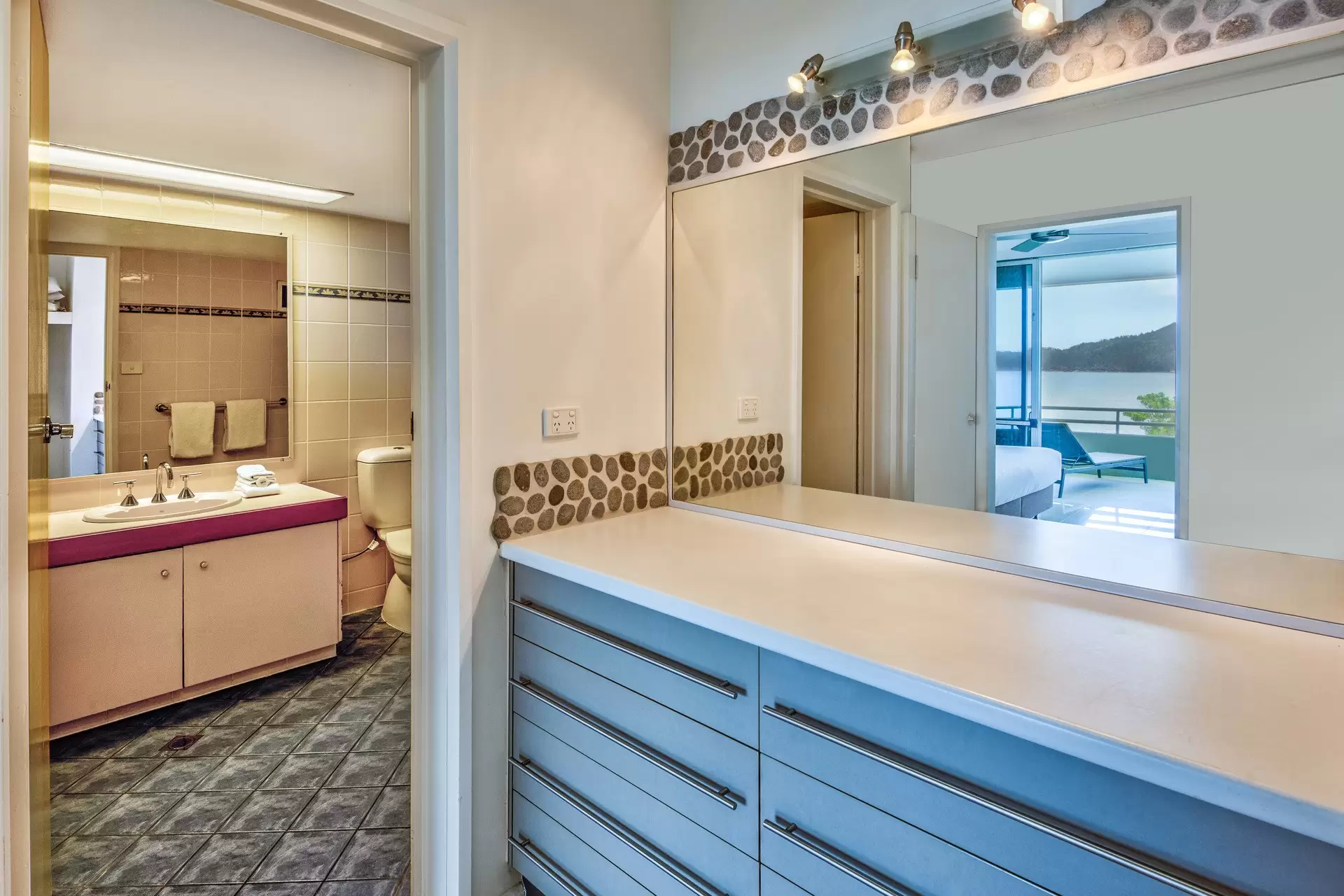206/16 Resort Drive, Hamilton Island Sold by Queensland Sotheby's International Realty - image 1