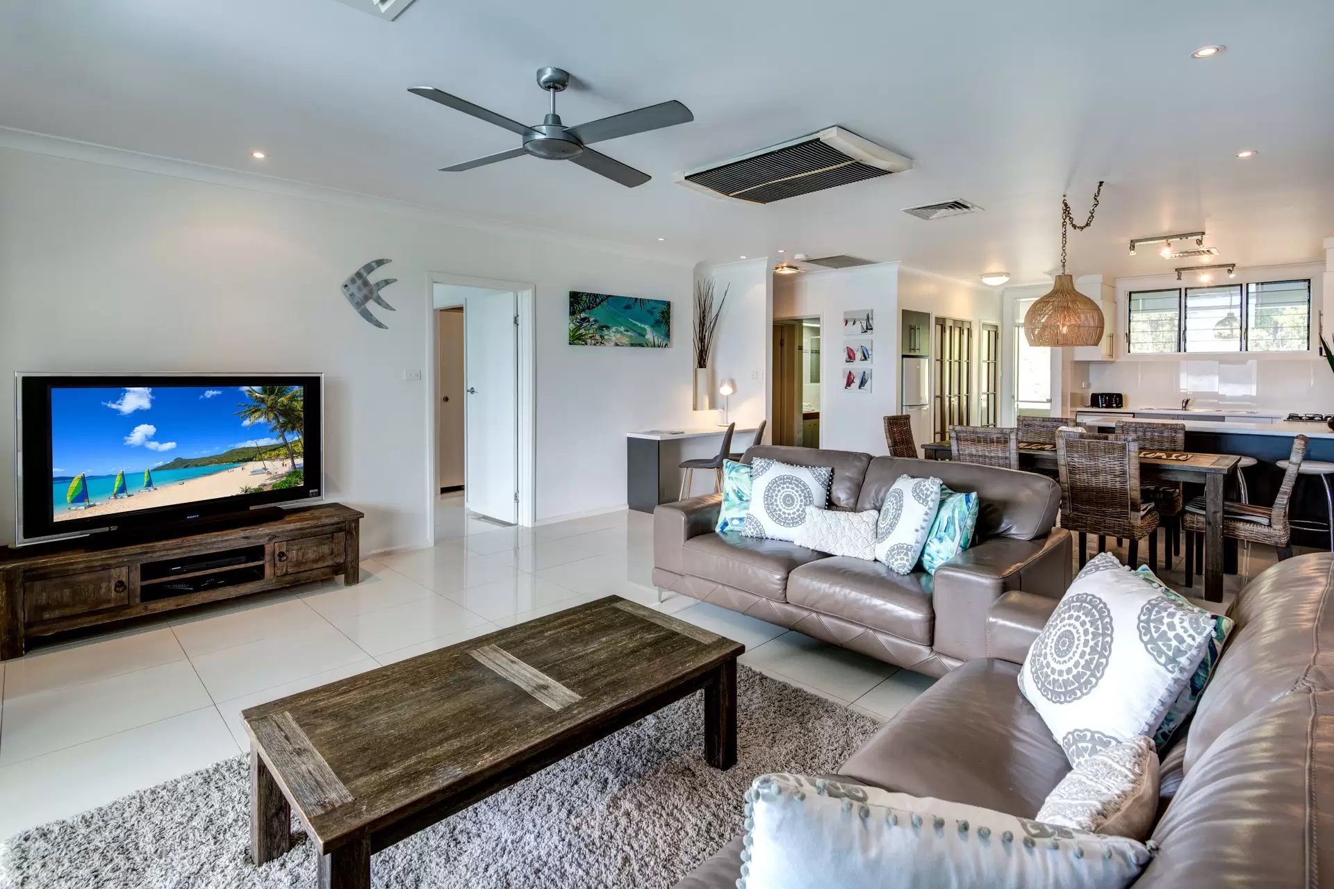 206/16 Resort Drive, Hamilton Island Sold by Queensland Sotheby's International Realty - image 1