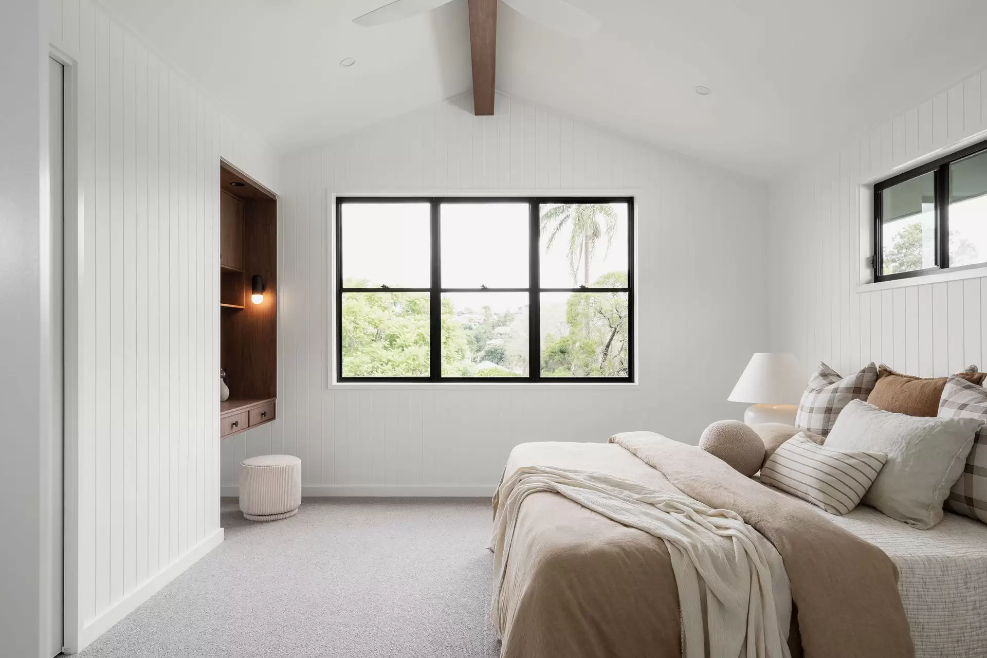 16 Cressey Street, Wavell Heights Sold by  - image 1