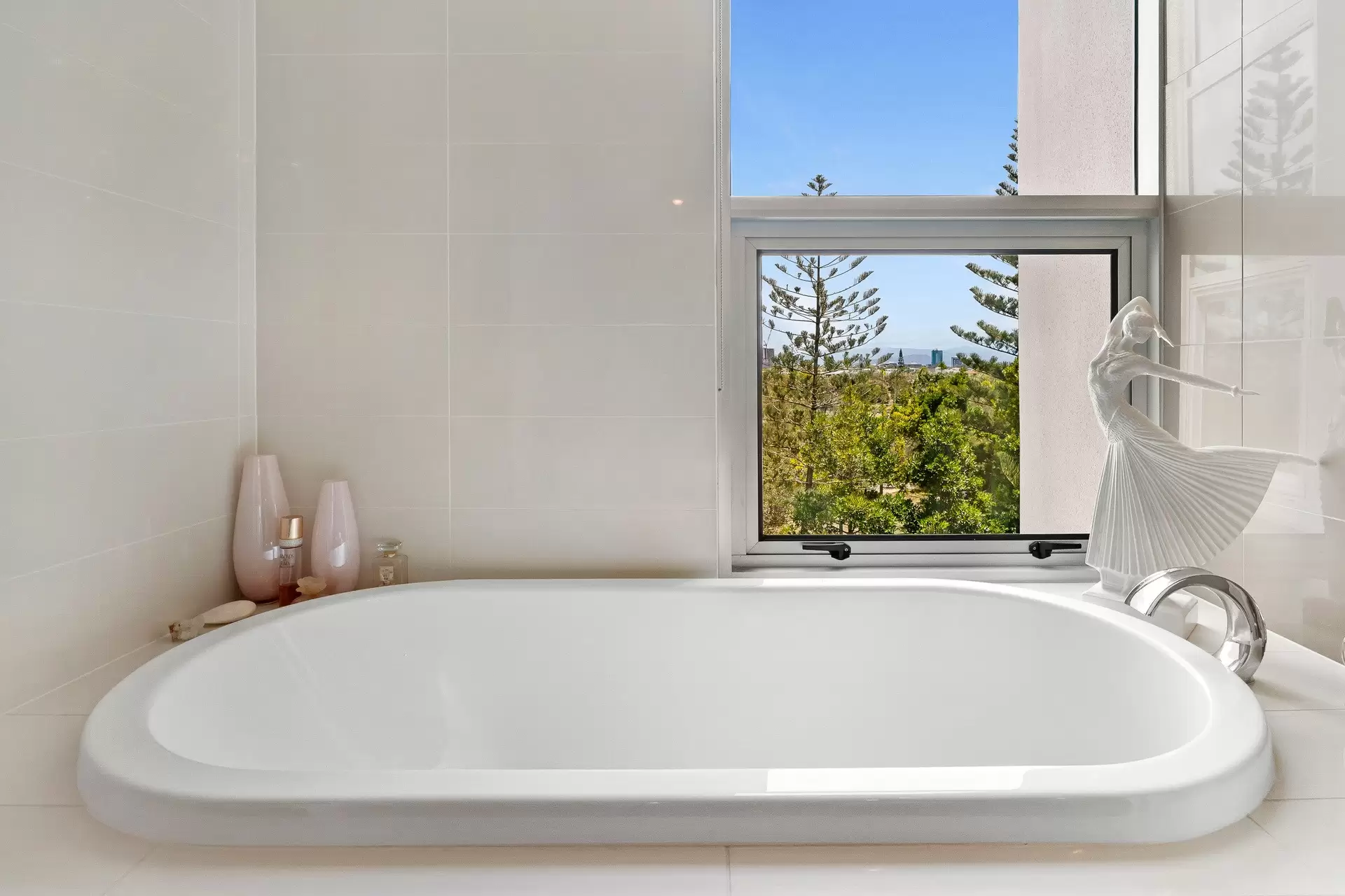 Axis 503/11-13 Hill Parade, Main Beach Sold by Queensland Sotheby's International Realty - image 1