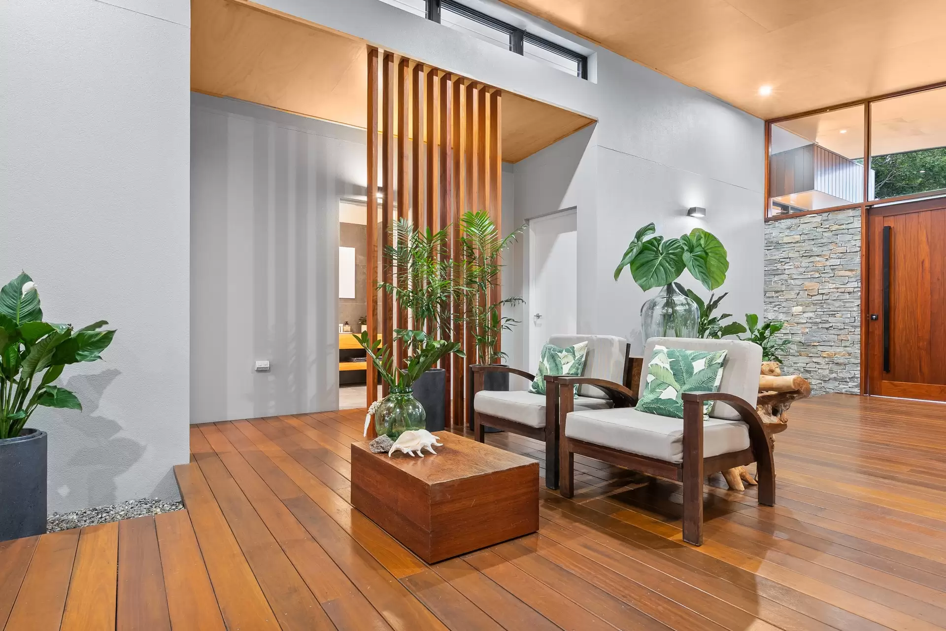 3 Seabrook Avenue, Port Douglas Sold by Queensland Sotheby's International Realty - image 1