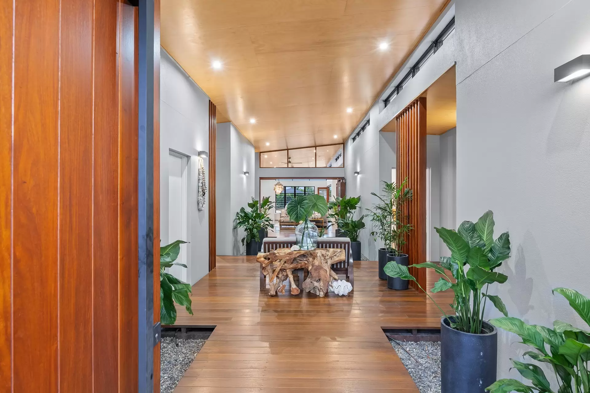 3 Seabrook Avenue, Port Douglas Sold by Queensland Sotheby's International Realty - image 1