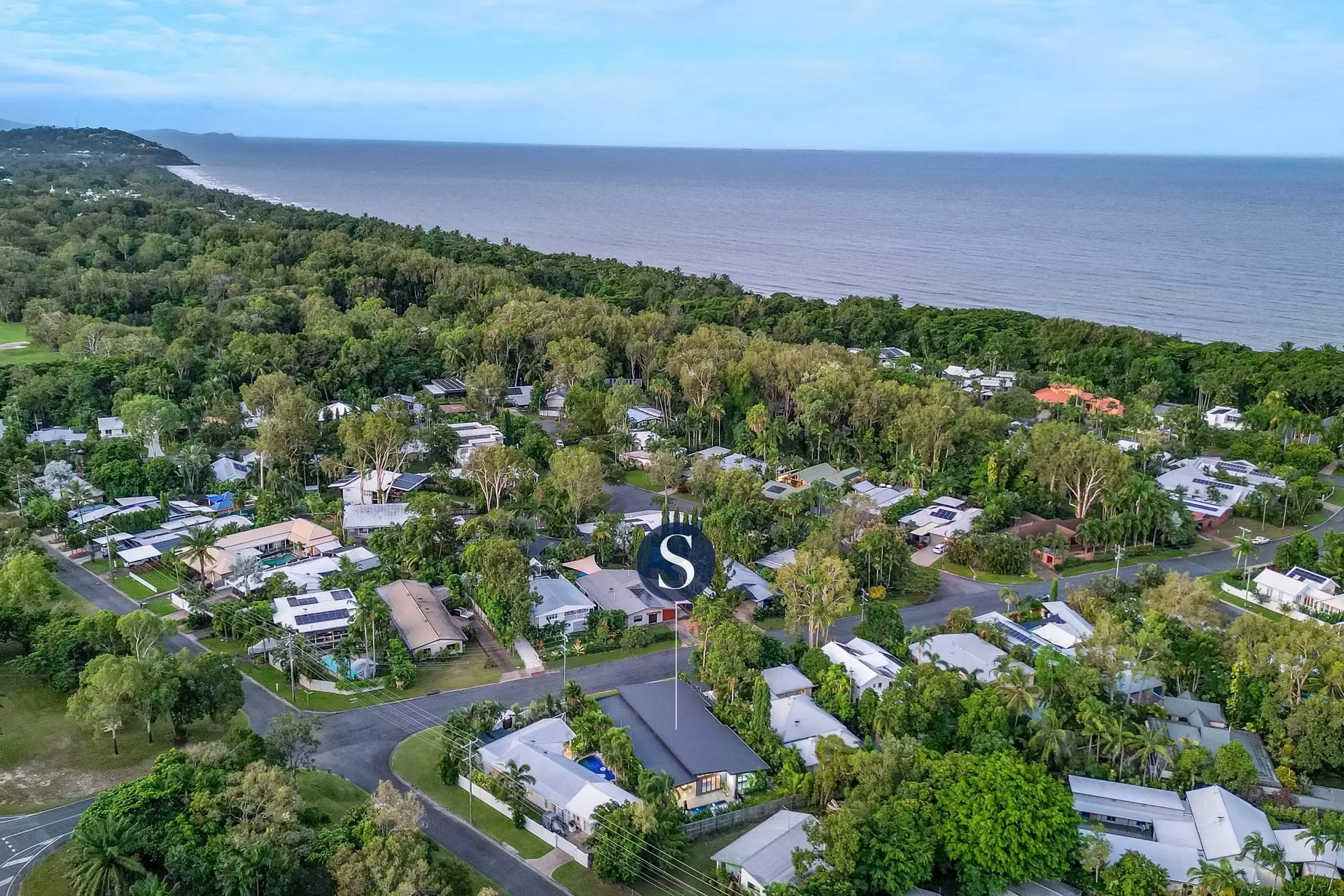 3 Seabrook Avenue, Port Douglas Sold by Queensland Sotheby's International Realty - image 1