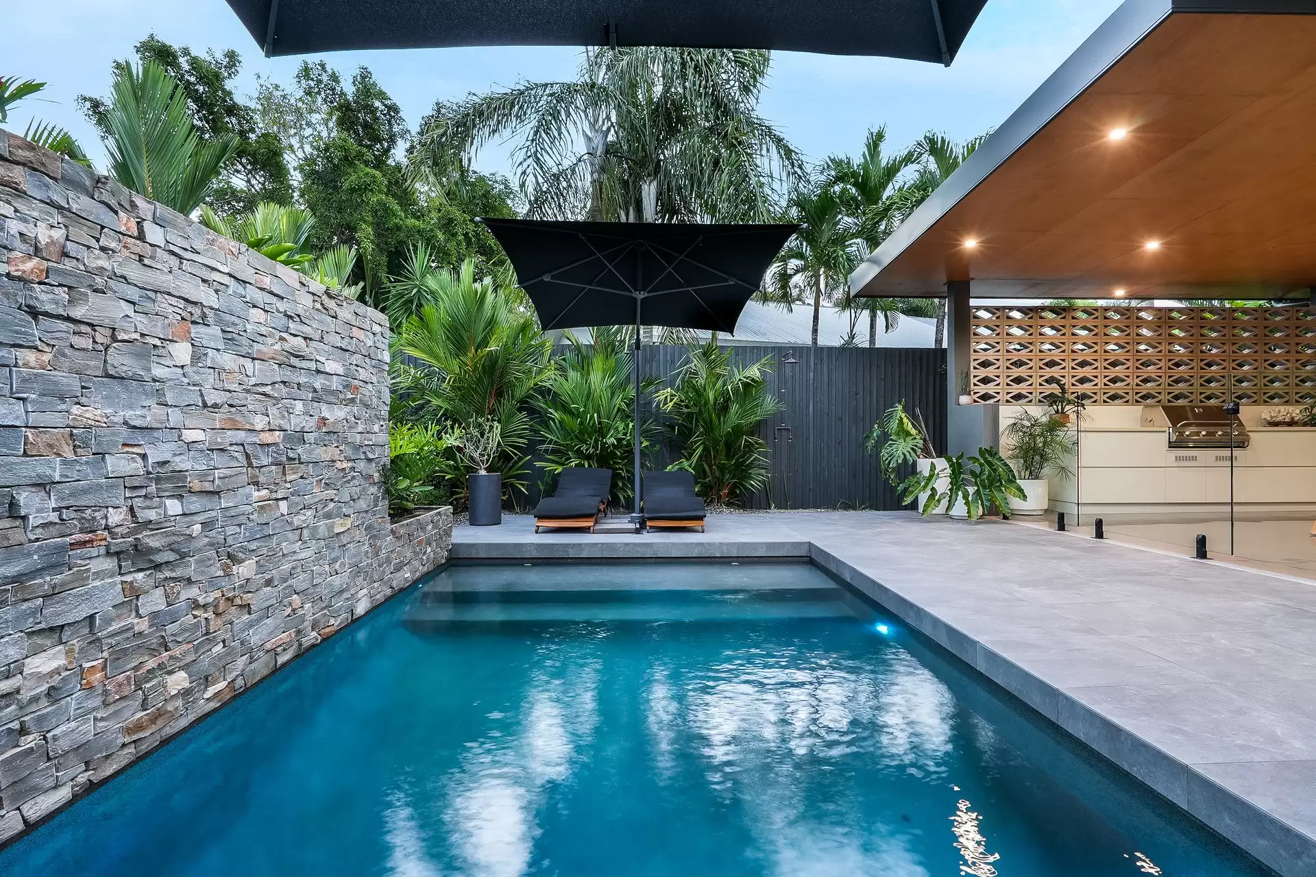 3 Seabrook Avenue, Port Douglas Sold by Queensland Sotheby's International Realty - image 1