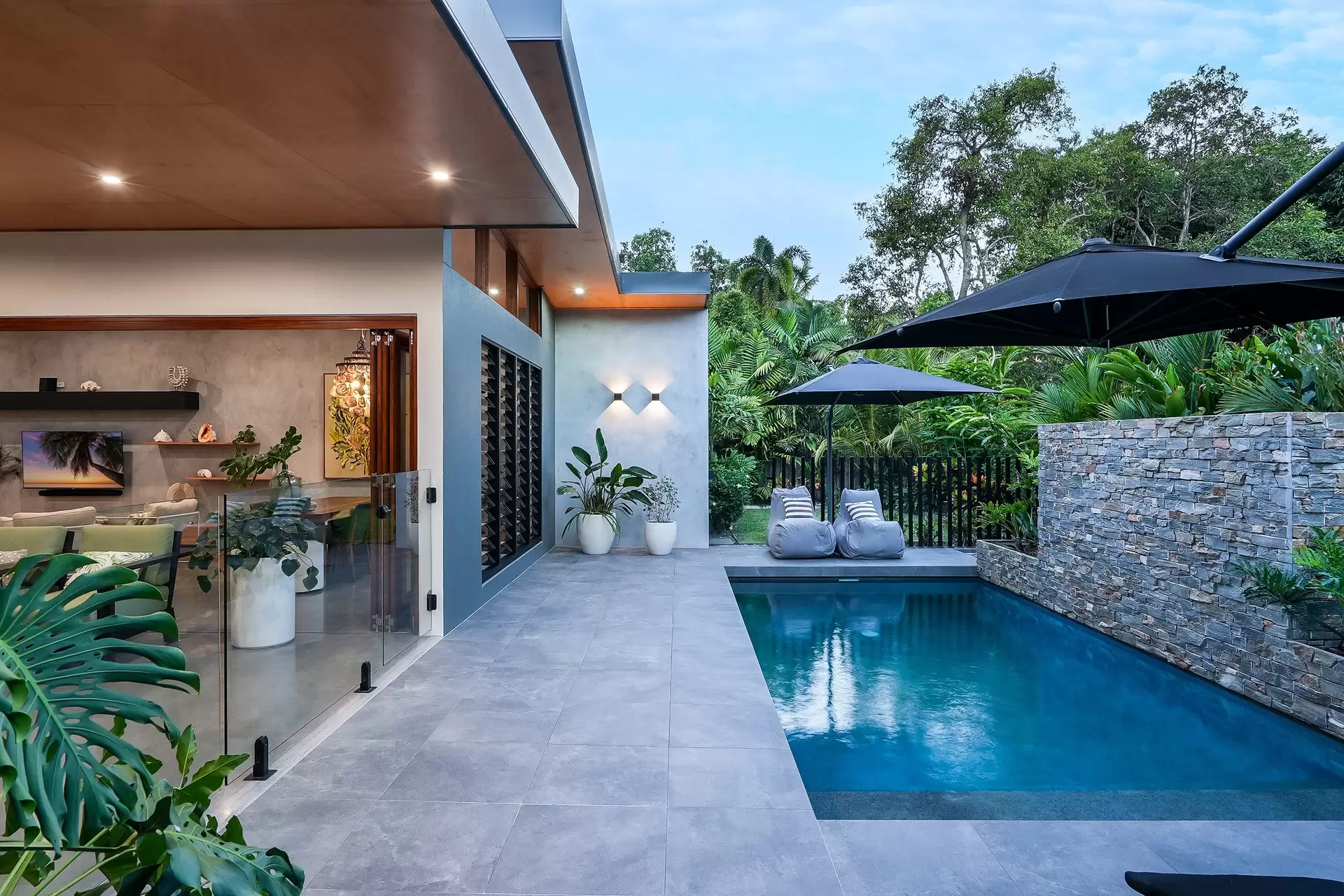 3 Seabrook Avenue, Port Douglas Sold by Queensland Sotheby's International Realty - image 1