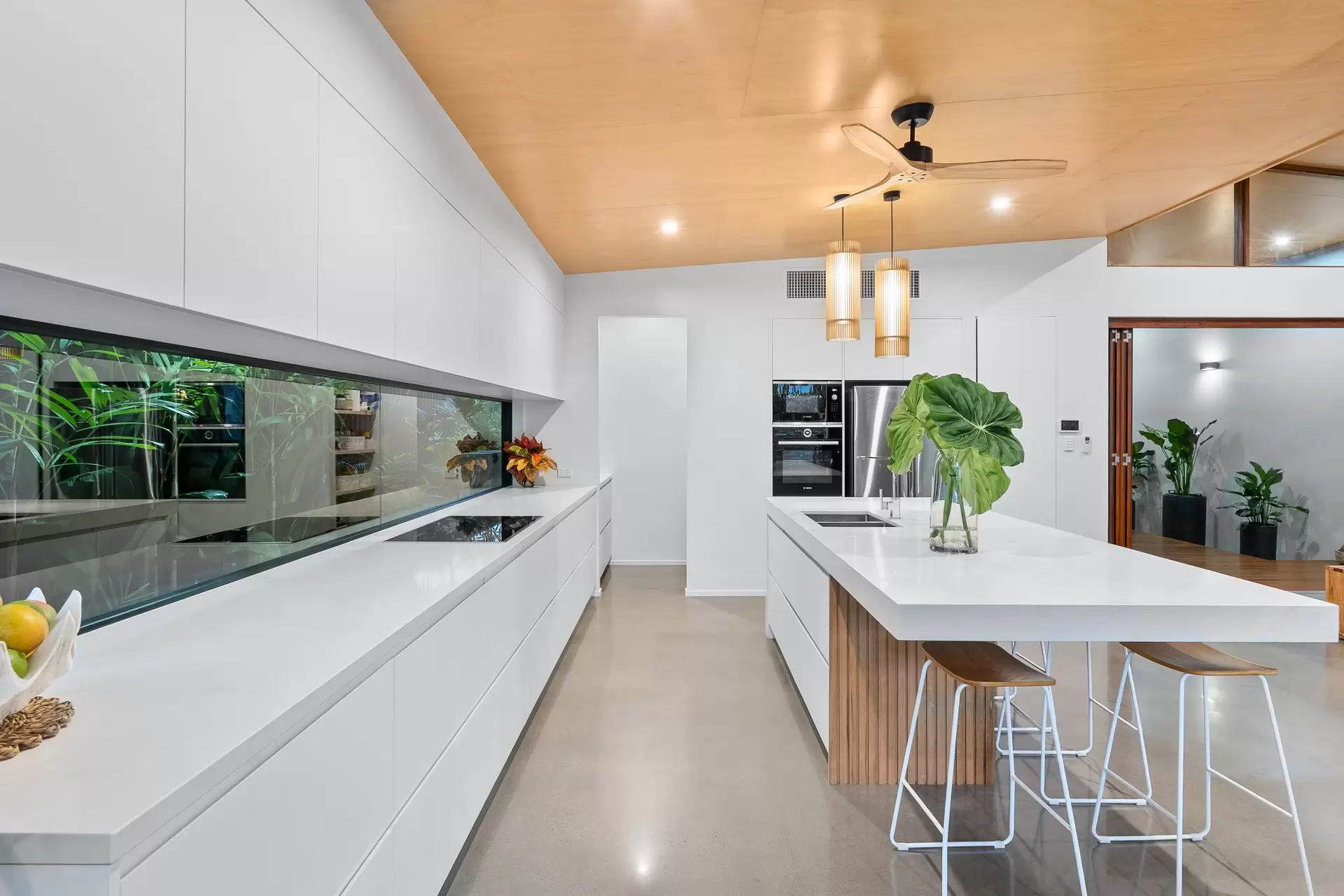 3 Seabrook Avenue, Port Douglas Sold by Queensland Sotheby's International Realty - image 1