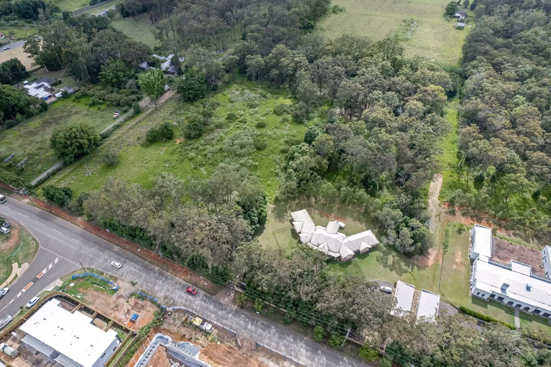 18  School Road, Rochedale Sold by Queensland Sotheby's International Realty - image 1