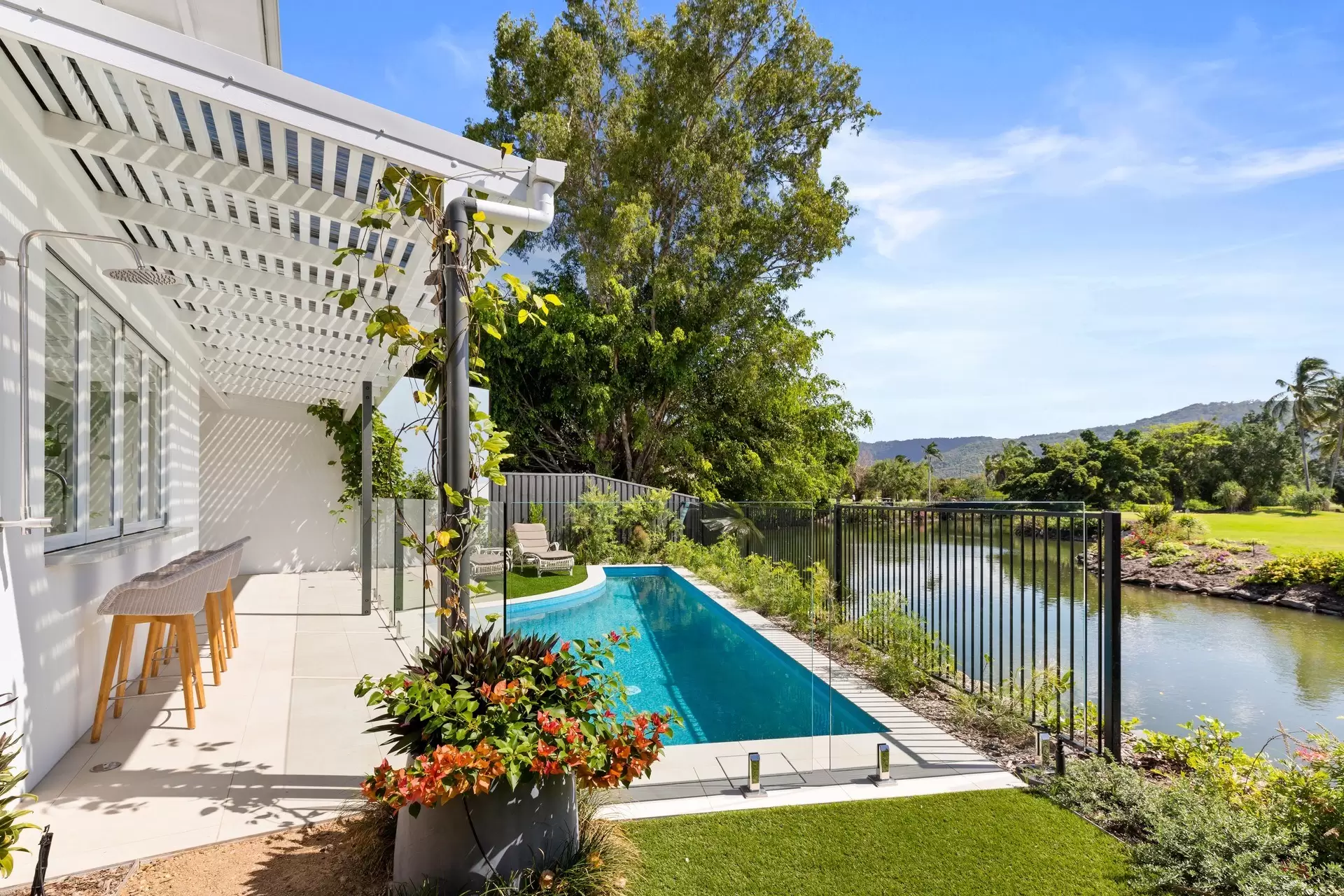 17/4-10 Escape Street, Port Douglas Sold by Queensland Sotheby's International Realty - image 1