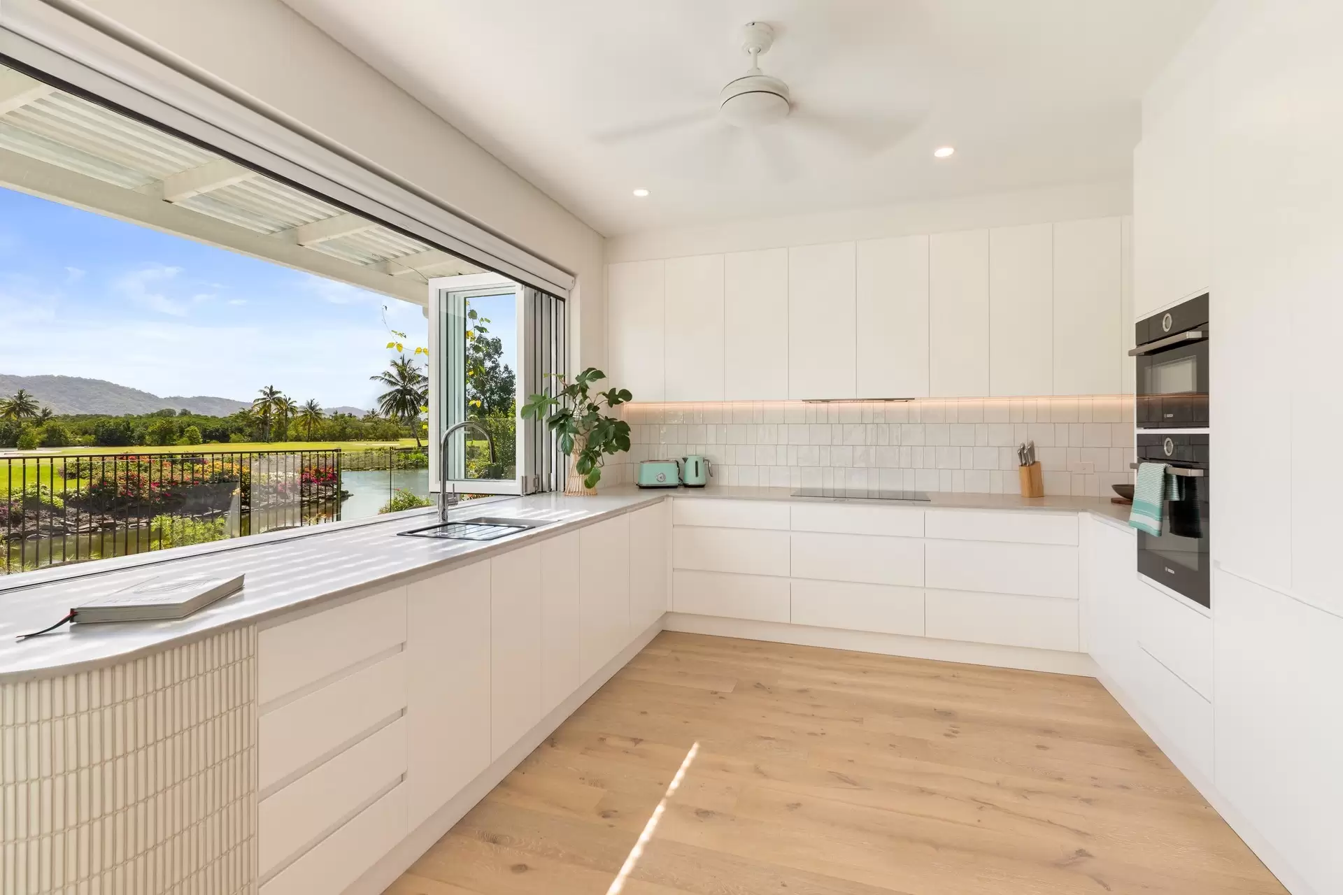 17/4-10 Escape Street, Port Douglas Sold by Queensland Sotheby's International Realty - image 1