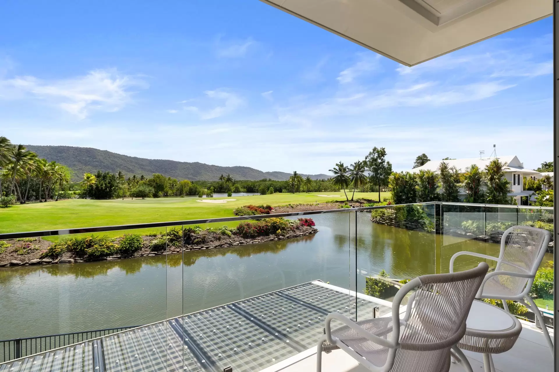 17/4-10 Escape Street, Port Douglas Sold by Queensland Sotheby's International Realty - image 1